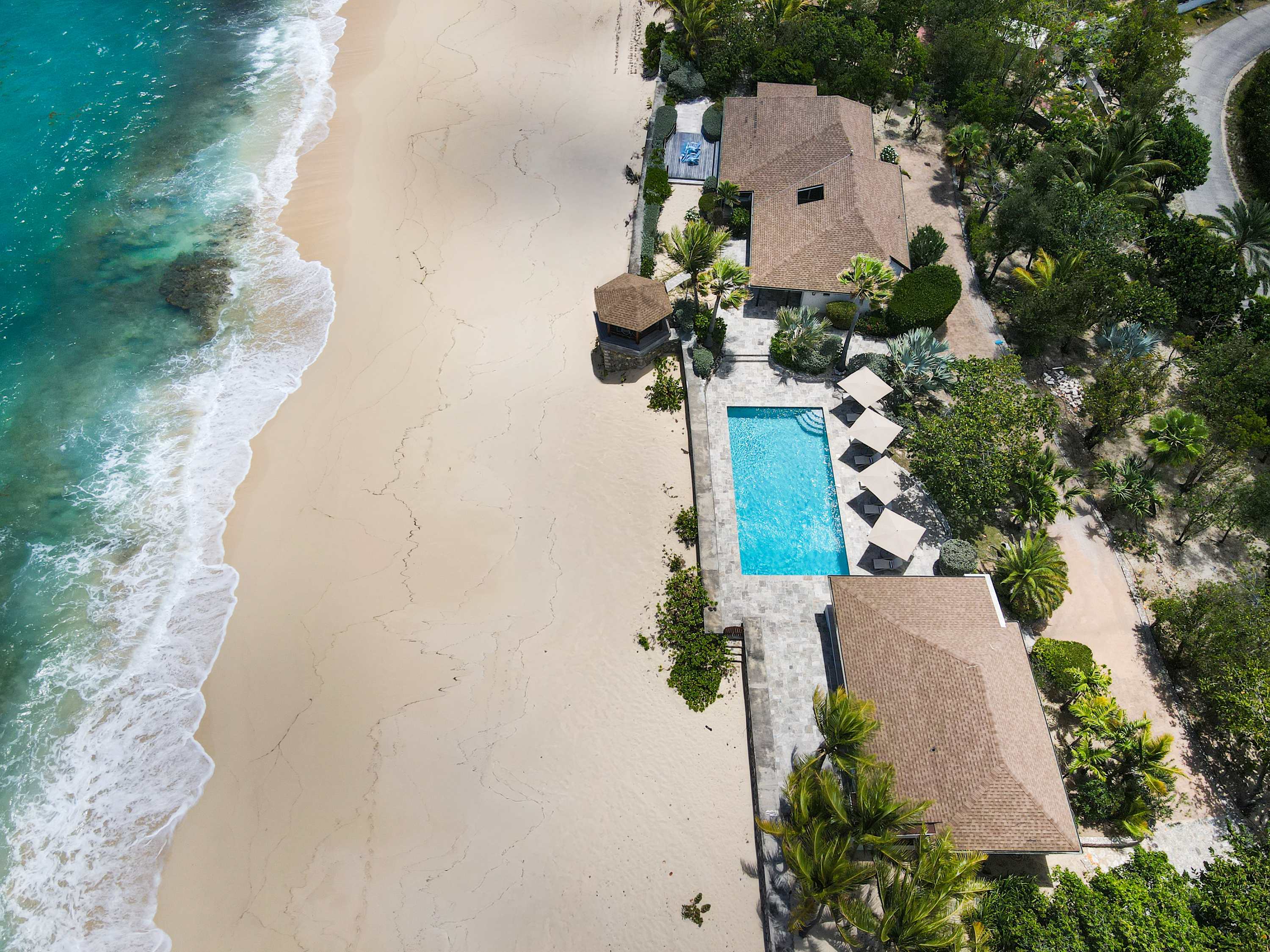 Blue Beach, Beachfront Villa on Baie Longue in Terres Basses Gallery 2