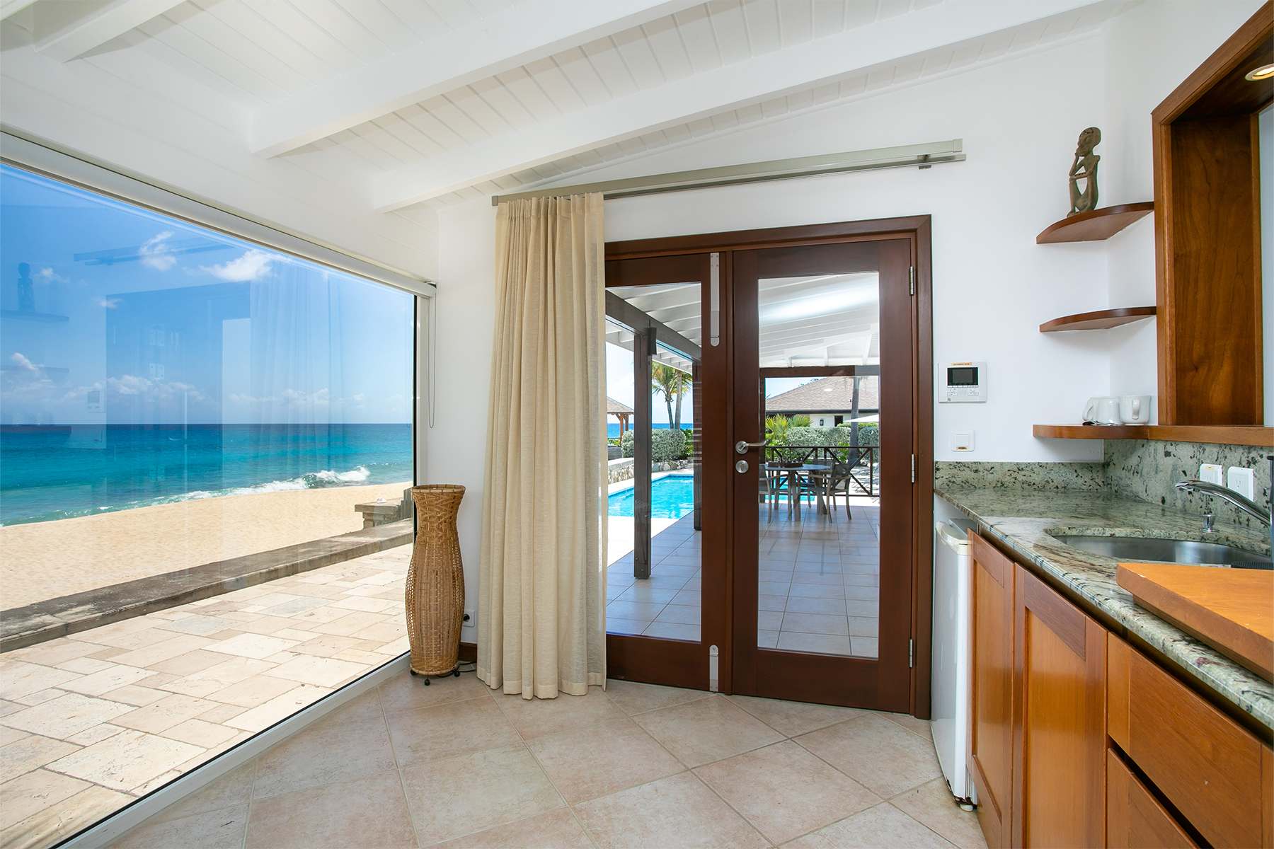 Blue Beach, Beachfront Villa on Baie Longue in Terres Basses - Photo 33