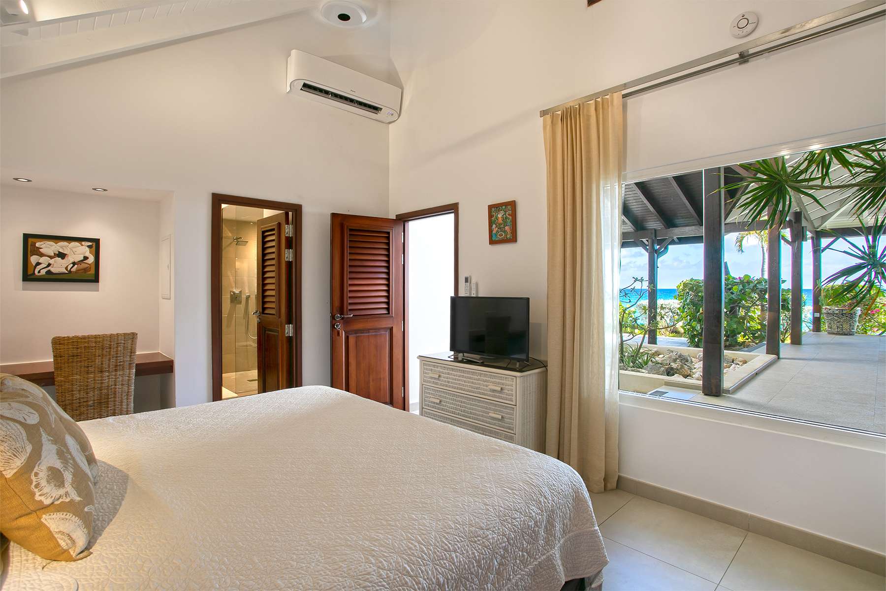 Blue Beach, Beachfront Villa on Baie Longue in Terres Basses - Photo 44