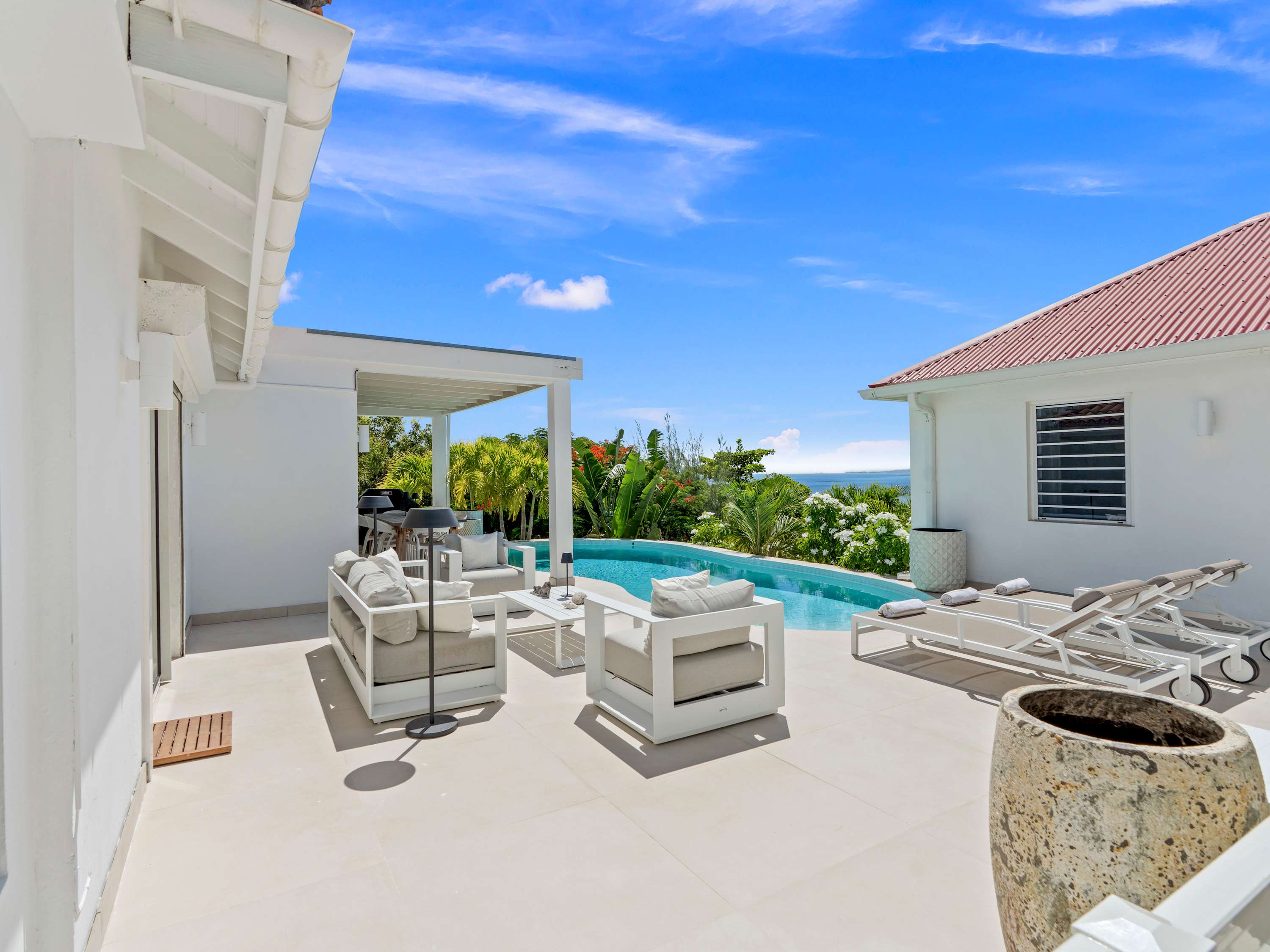 Bright Waters: Oceanfront Villa on Tamarin Hill with Private Pool - Photo 12