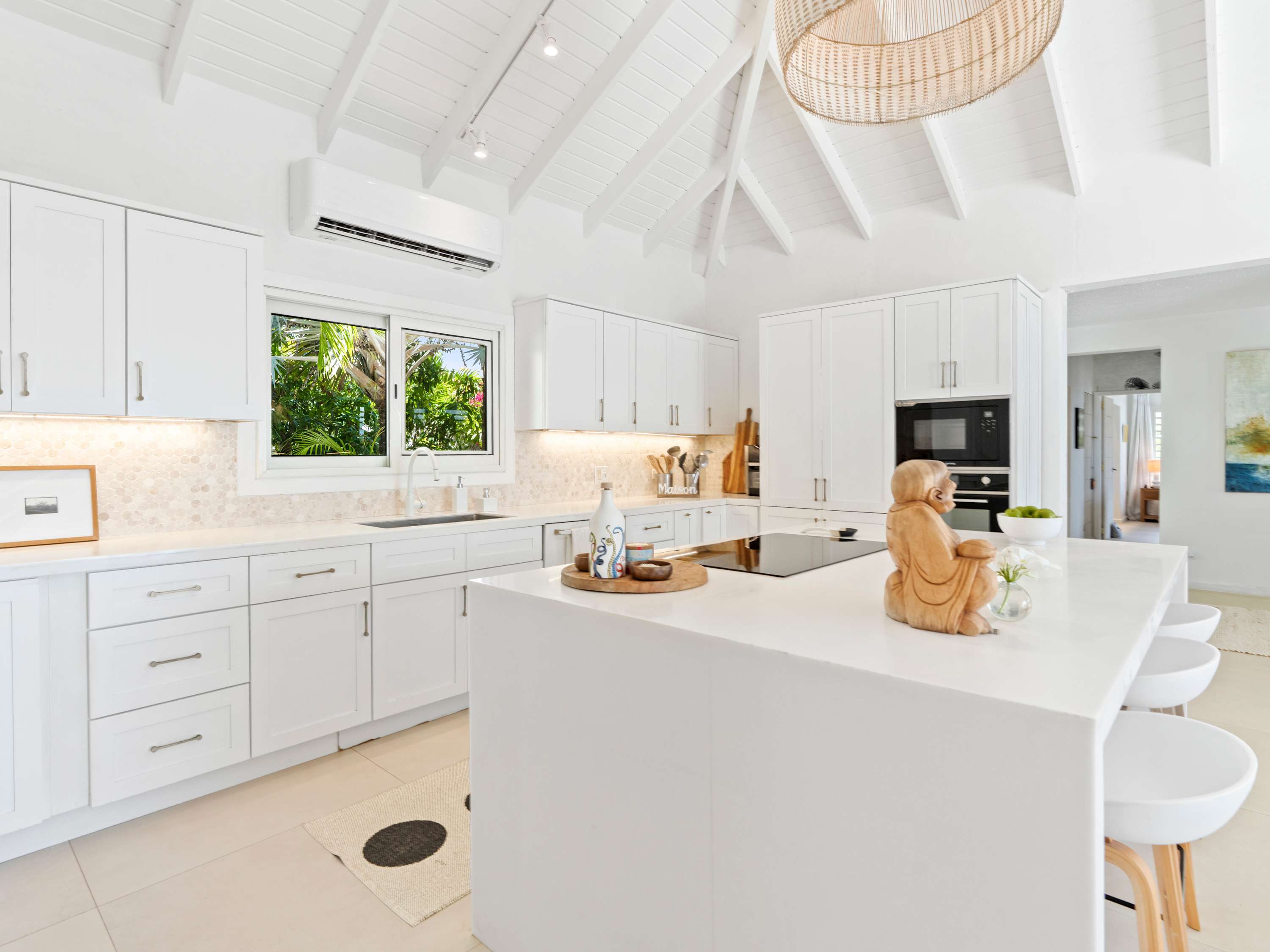 Bright Waters: Oceanfront Villa on Tamarin Hill with Private Pool - Photo 14