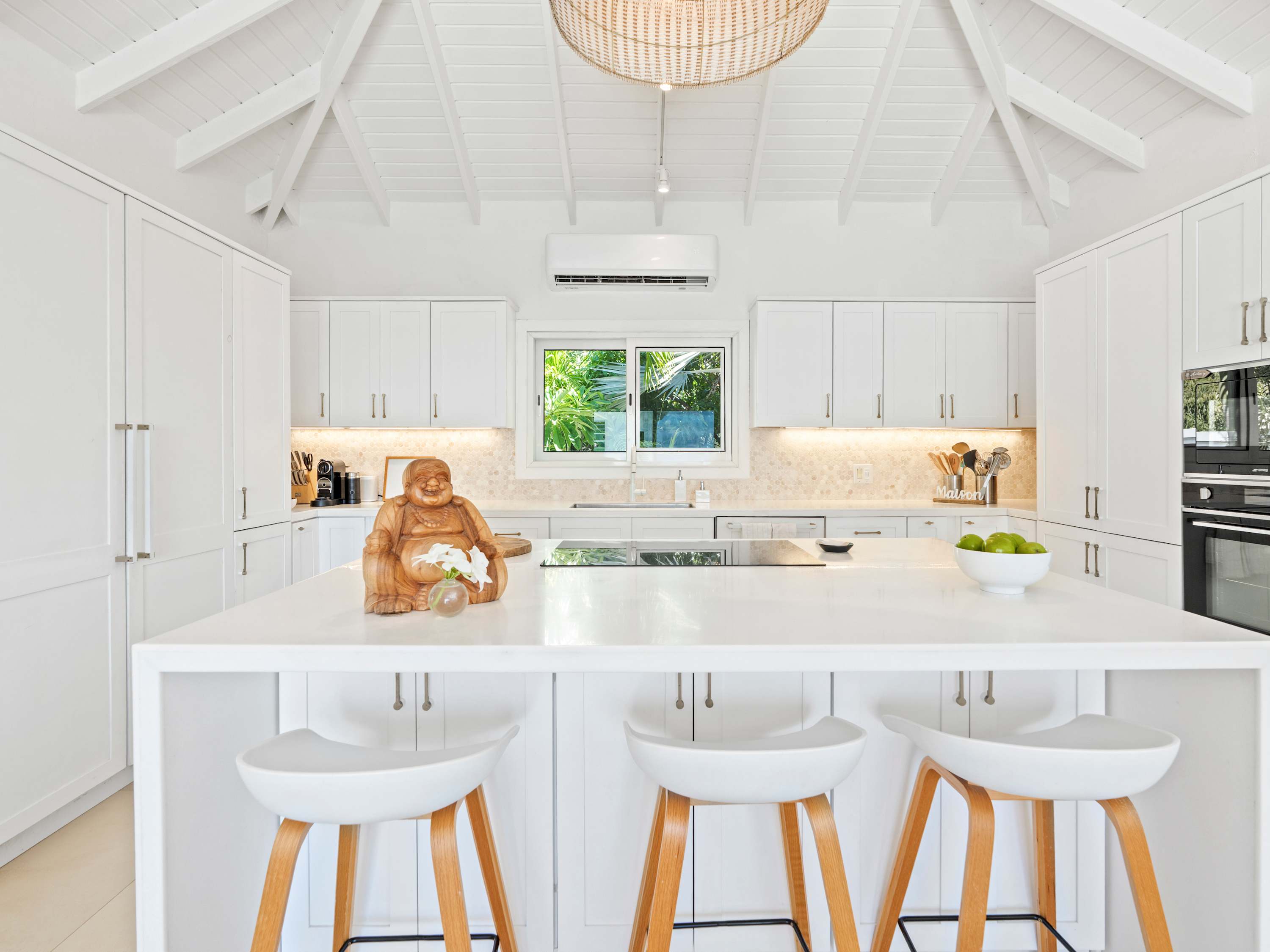 Bright Waters: Oceanfront Villa on Tamarin Hill with Private Pool - Photo 15