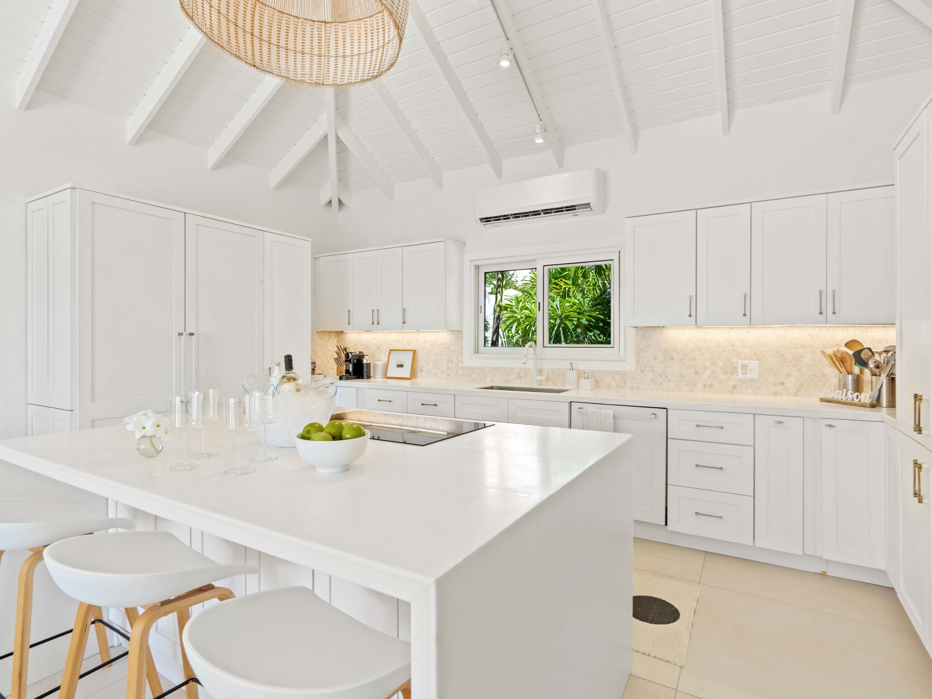 Bright Waters: Oceanfront Villa on Tamarin Hill with Private Pool - Photo 20