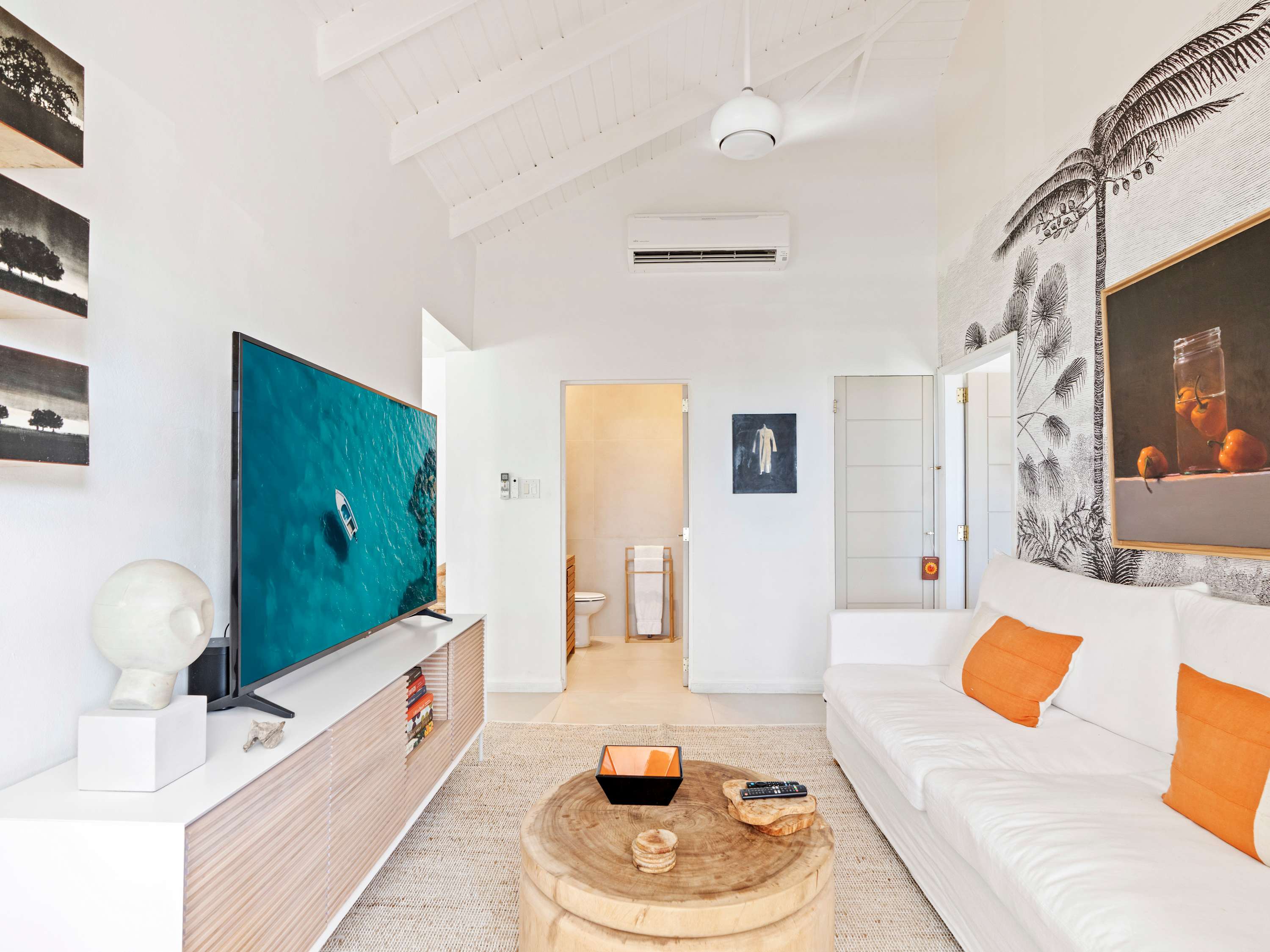 Bright Waters: Oceanfront Villa on Tamarin Hill with Private Pool - Photo 32