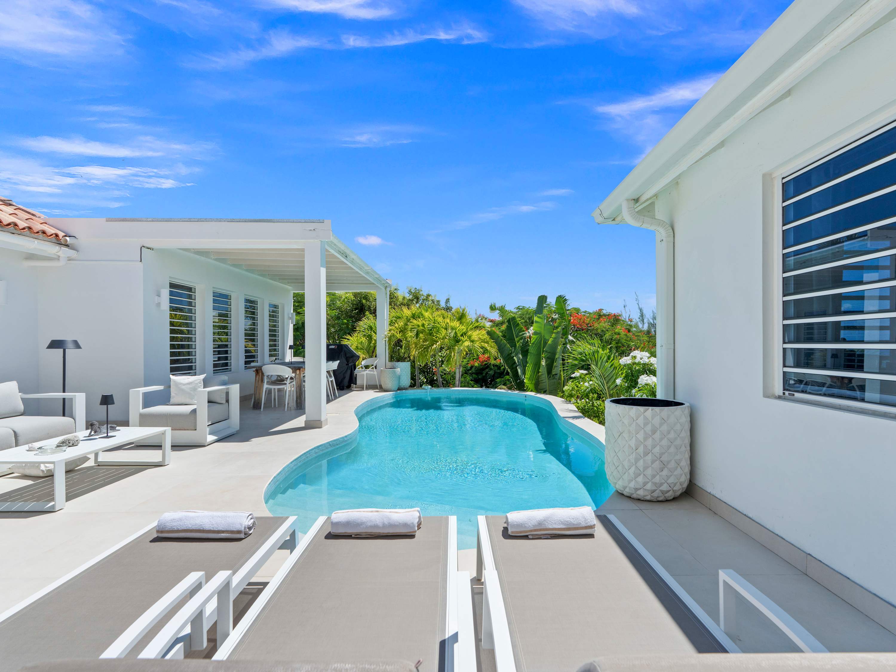 Bright Waters: Oceanfront Villa on Tamarin Hill with Private Pool - Photo 7