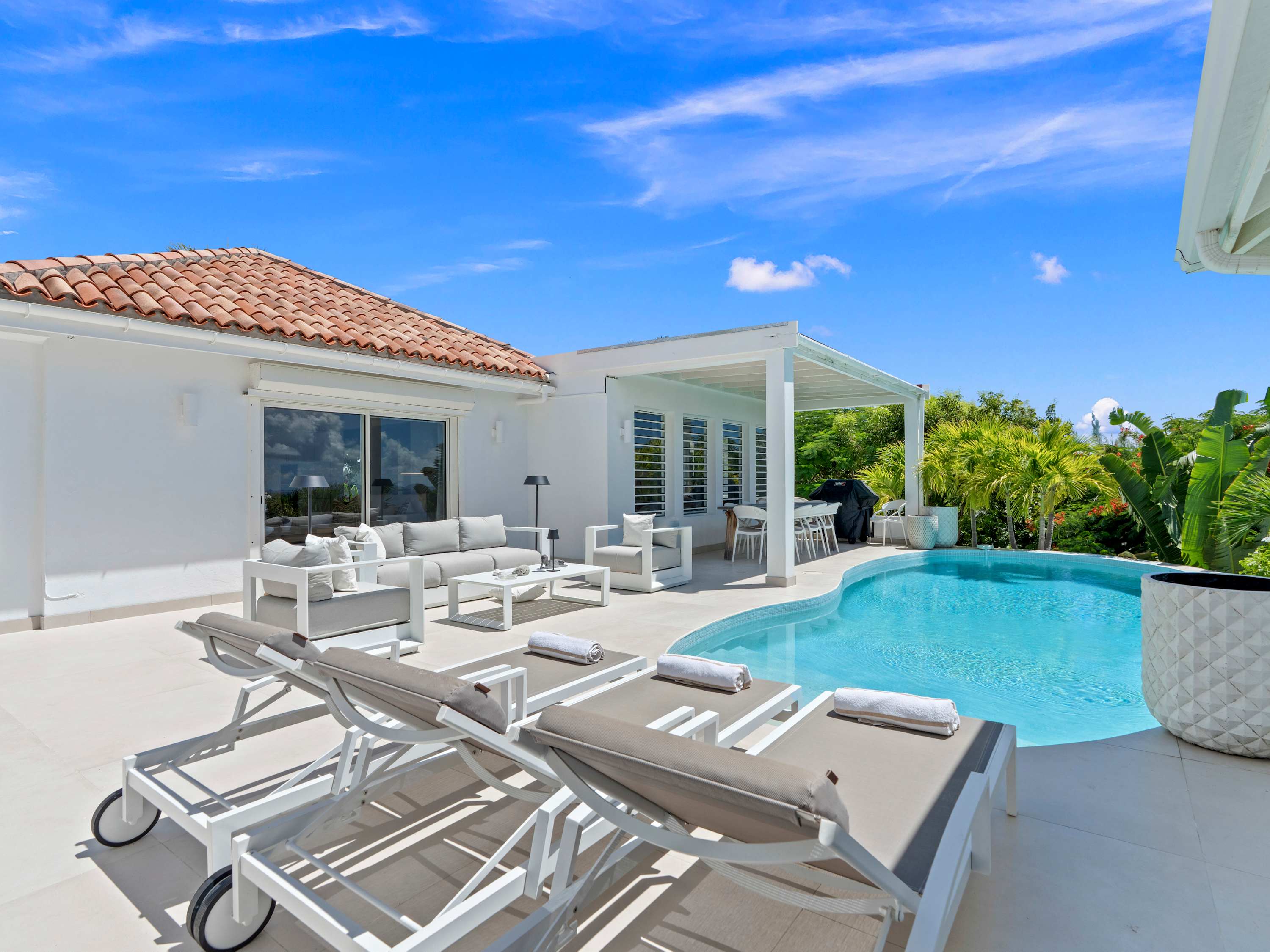 Bright Waters: Oceanfront Villa on Tamarin Hill with Private Pool - Photo 9