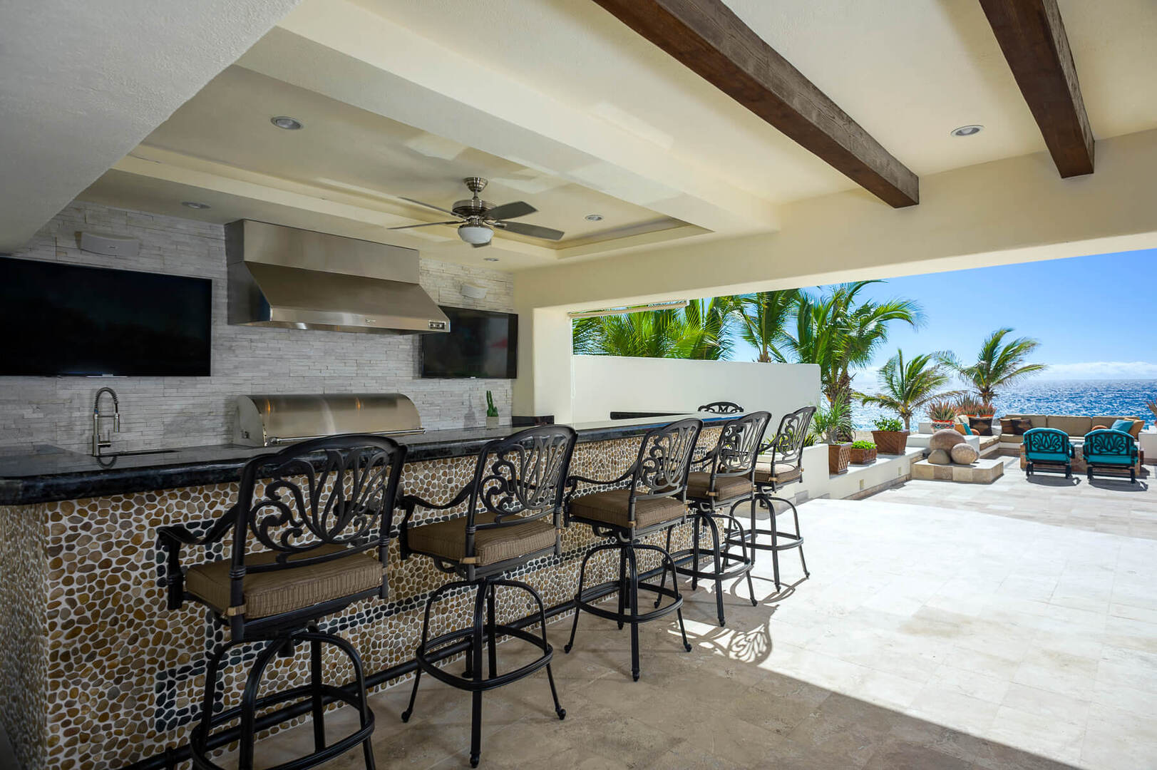 Casa Alcini, Beachfront Pedregal Villa with 8 Bedrooms, Heated Pool and Private Casita - Photo 11