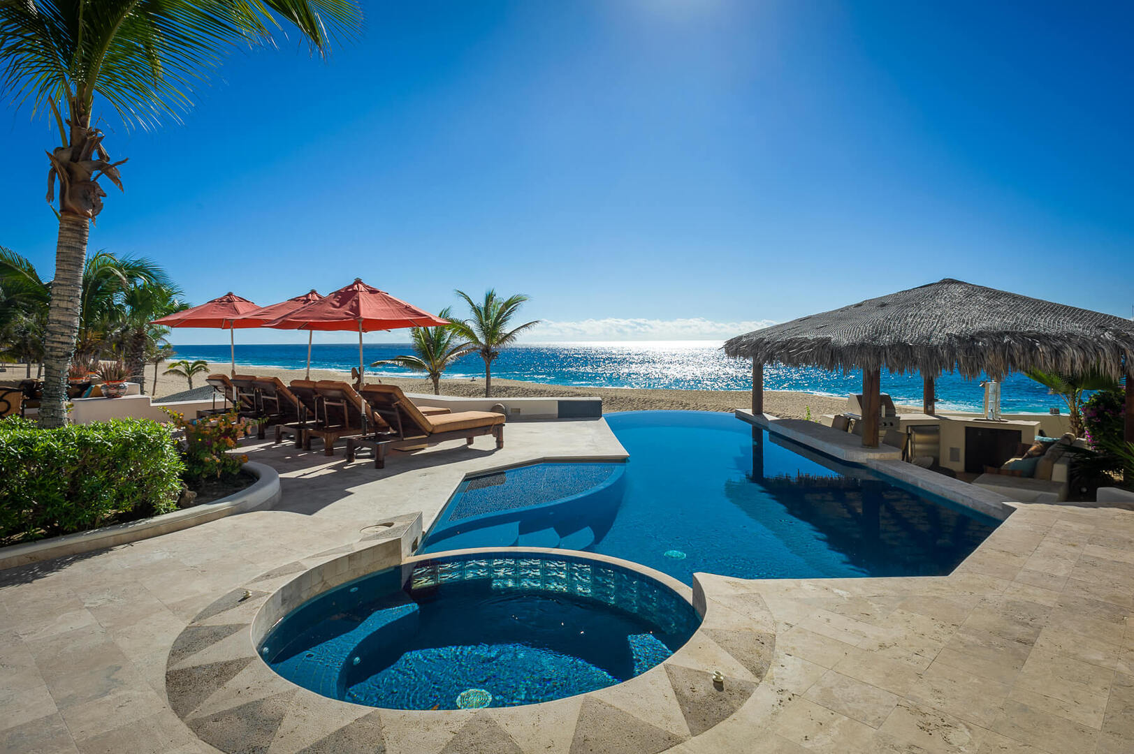 Casa Alcini, Beachfront Pedregal Villa with 8 Bedrooms, Heated Pool and Private Casita Gallery 2