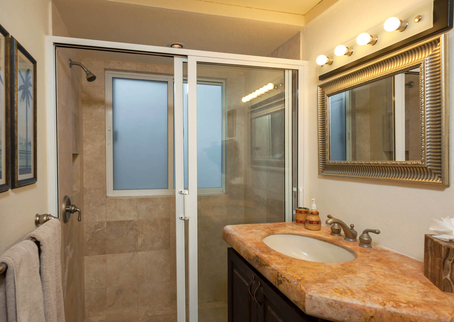 Casa Alcini, Beachfront Pedregal Villa with 8 Bedrooms, Heated Pool and Private Casita - Photo 28