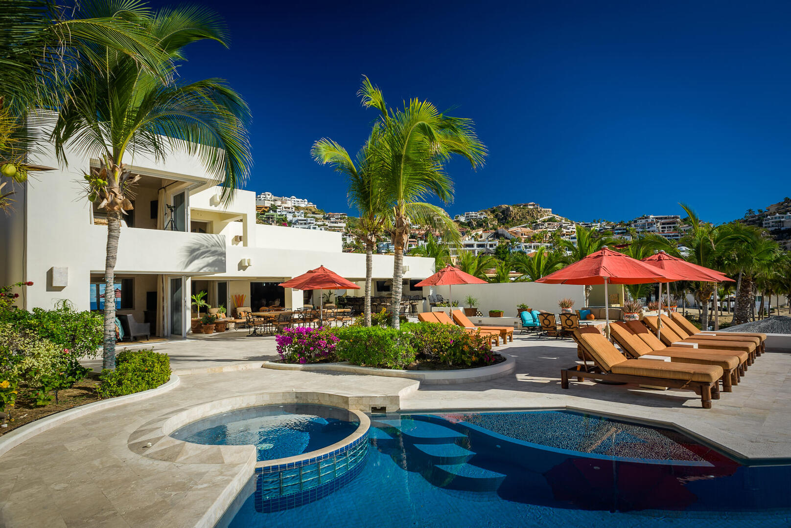 Casa Alcini, Beachfront Pedregal Villa with 8 Bedrooms, Heated Pool and Private Casita - Photo 5