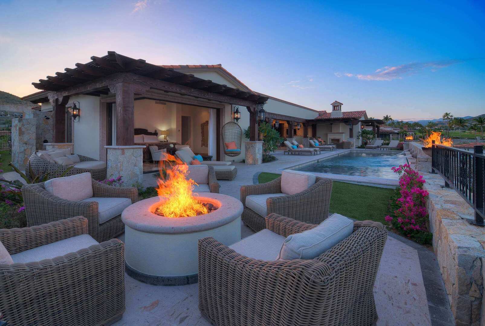 Casa Bella Villa, Ocean View Palmilla Estate with Butler, Cook and Golf Cart Main View