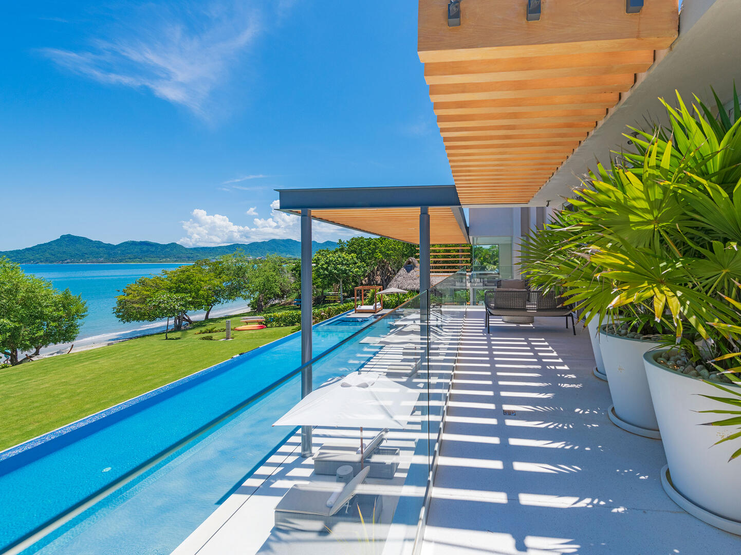 Casa Brisa, a Seven-Bedroom Beachfront Villa in Punta Mita Gallery 2
