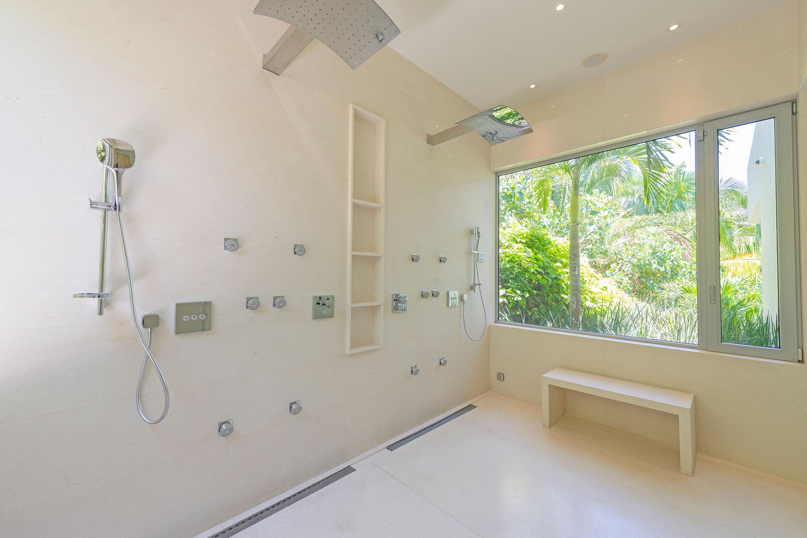 Casa Brisa, a Seven-Bedroom Beachfront Villa in Punta Mita - Photo 33