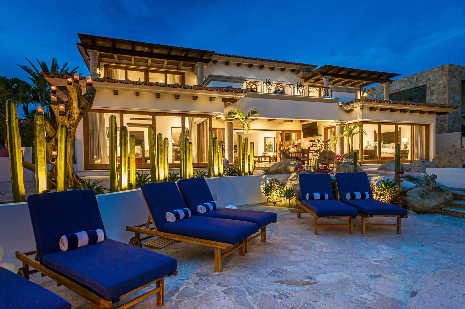 Casa Carreta, Beachfront Hacienda Beside Esperanza Beach Club in Punta Ballena Gallery 3