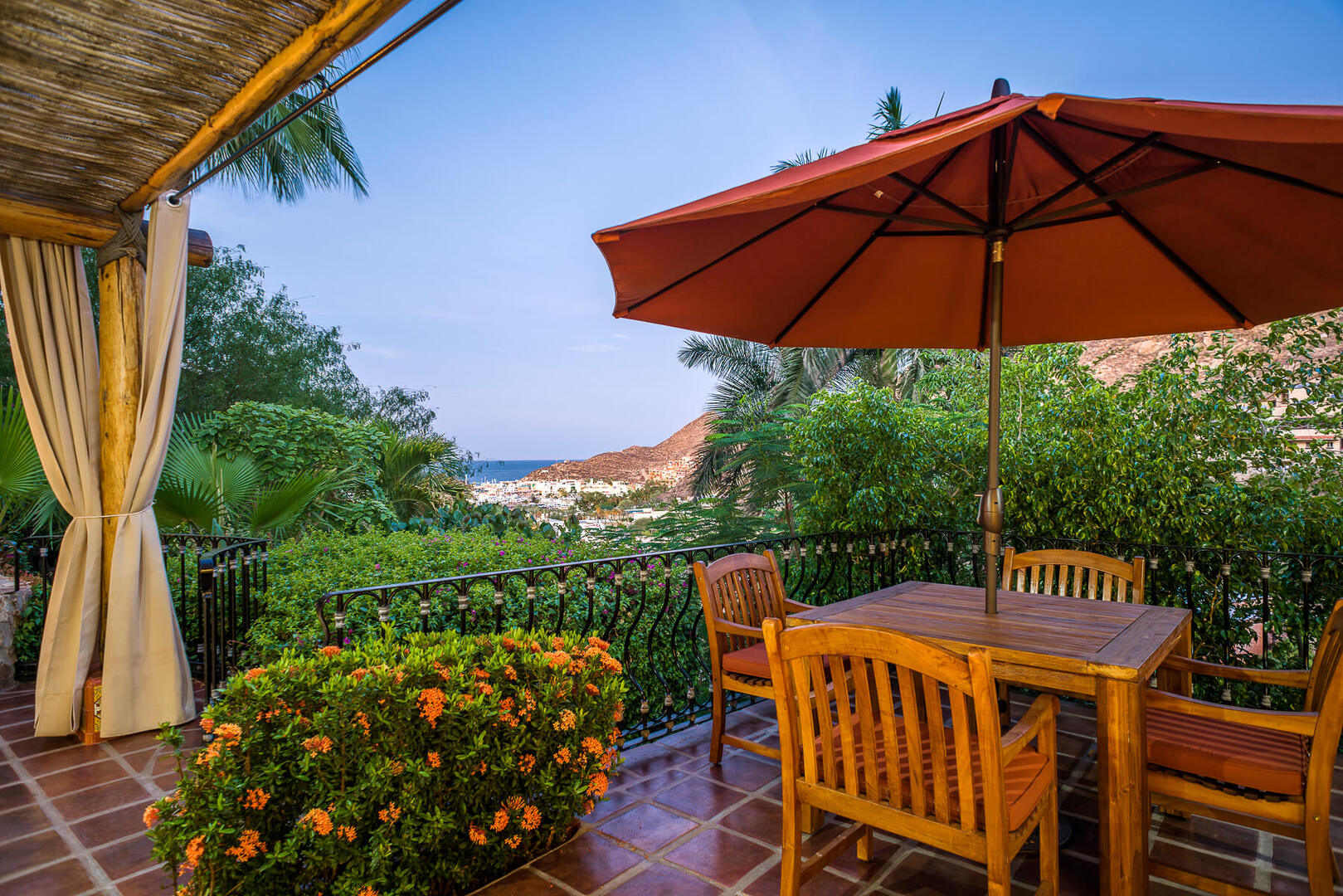Casa Connie, Six King Suites Above Cabo Marina in Pedregal - Photo 44
