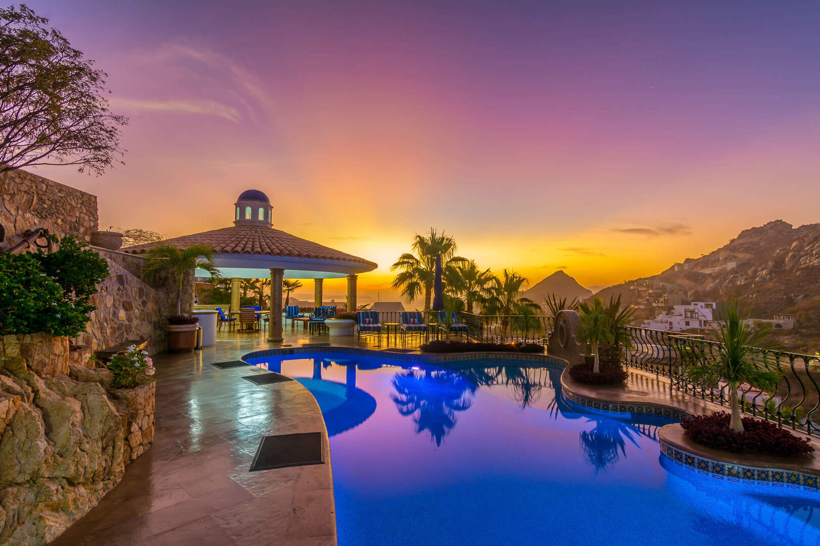Casa Connie, Six King Suites Above Cabo Marina in Pedregal Main View