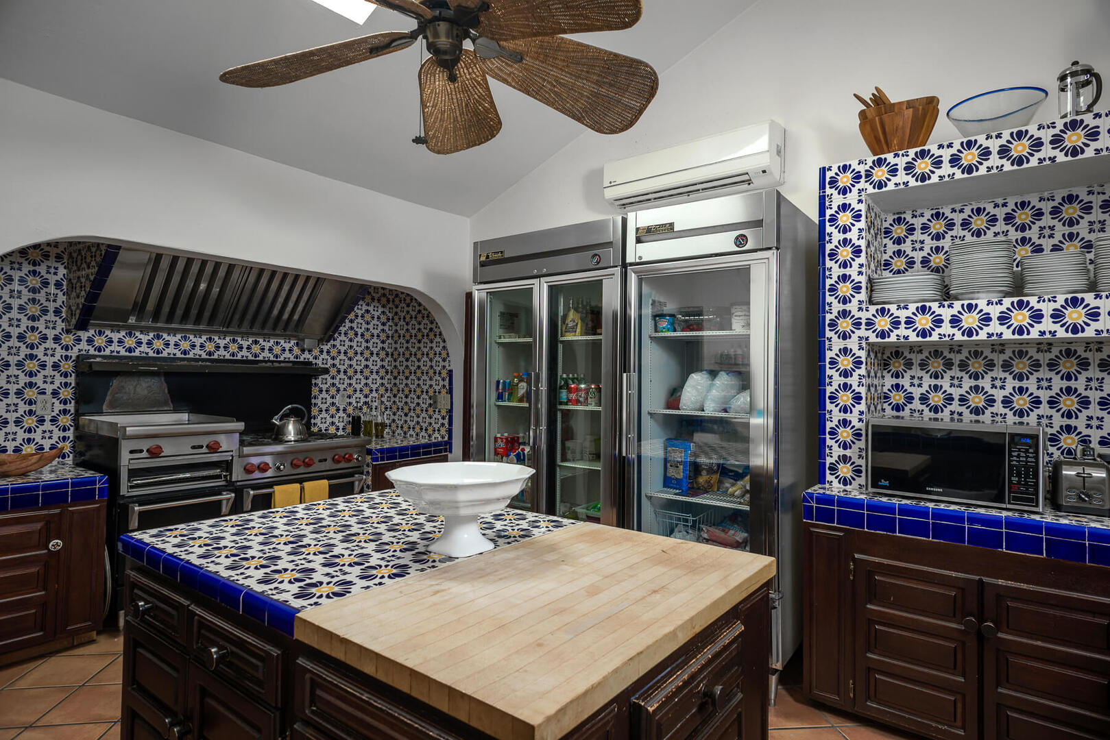 Casa Edwards, Beachfront Colonial Glamour in Villas del Mar - Photo 11