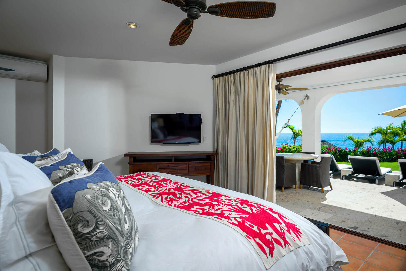 Casa Edwards, Beachfront Colonial Glamour in Villas del Mar - Photo 12