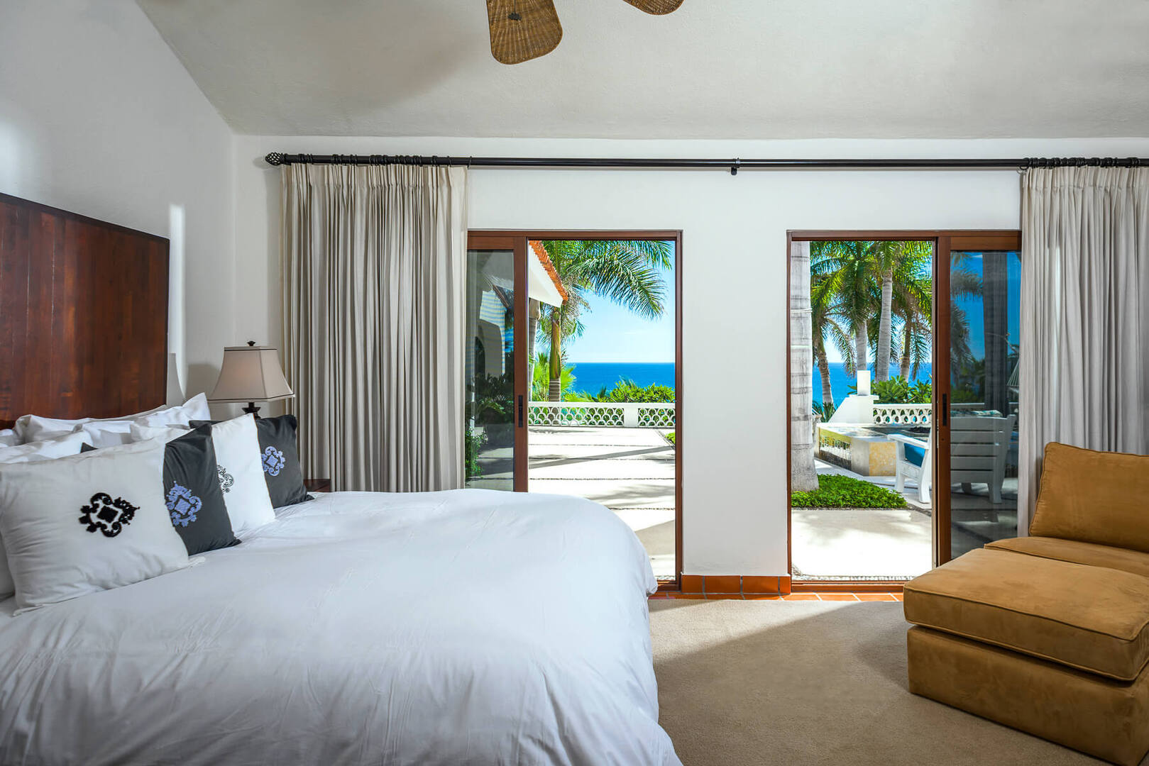 Casa Edwards, Beachfront Colonial Glamour in Villas del Mar - Photo 13