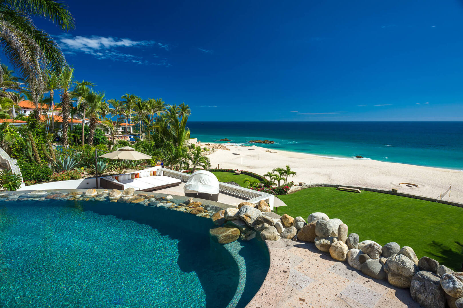 Casa Edwards, Beachfront Colonial Glamour in Villas del Mar - Photo 6