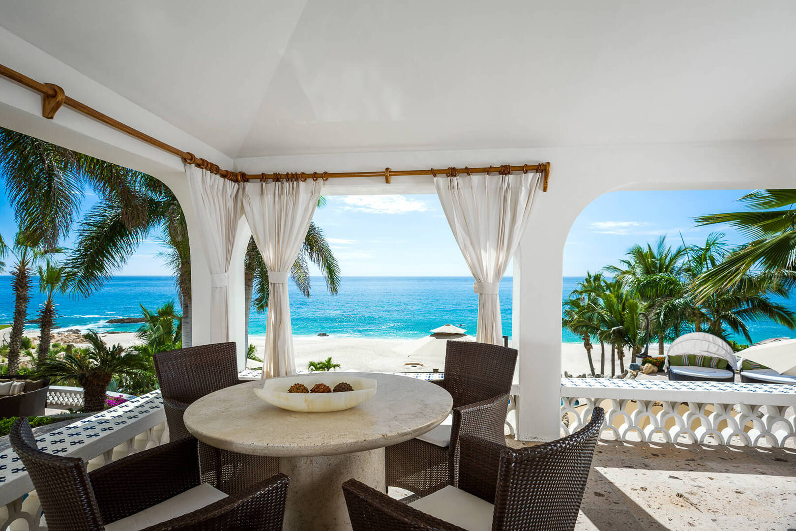 Casa Edwards, Beachfront Colonial Glamour in Villas del Mar - Photo 8