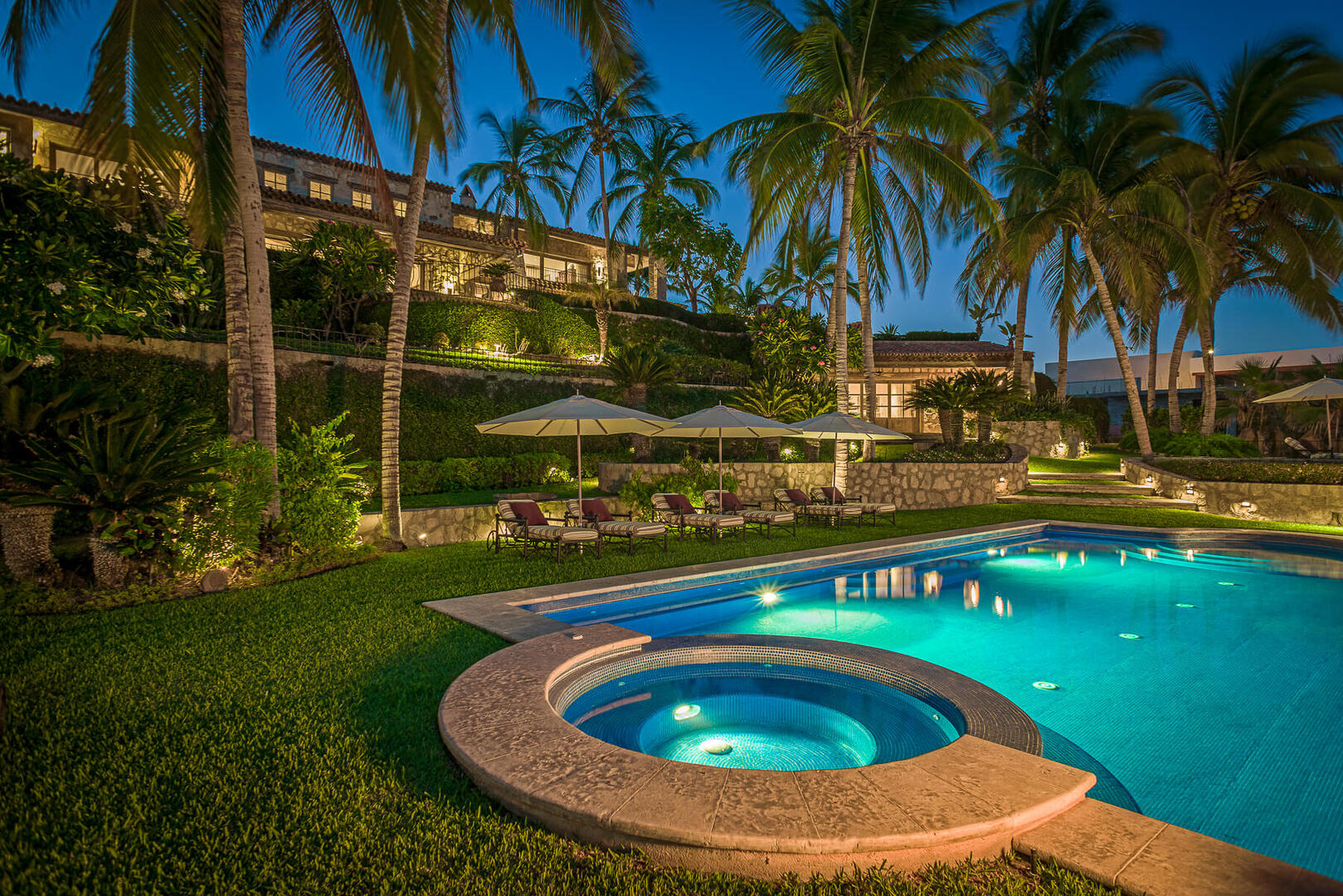 Casa Koll Estate, Palmilla Beachfront Compound with Direct Sand Access Gallery 3