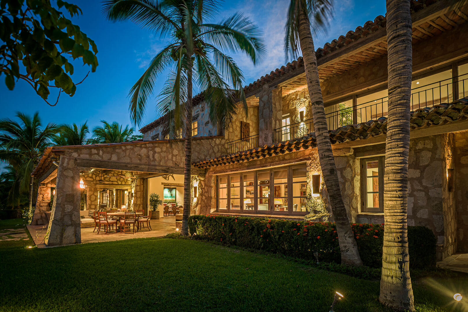 Casa Koll Estate, Palmilla Beachfront Compound with Direct Sand Access