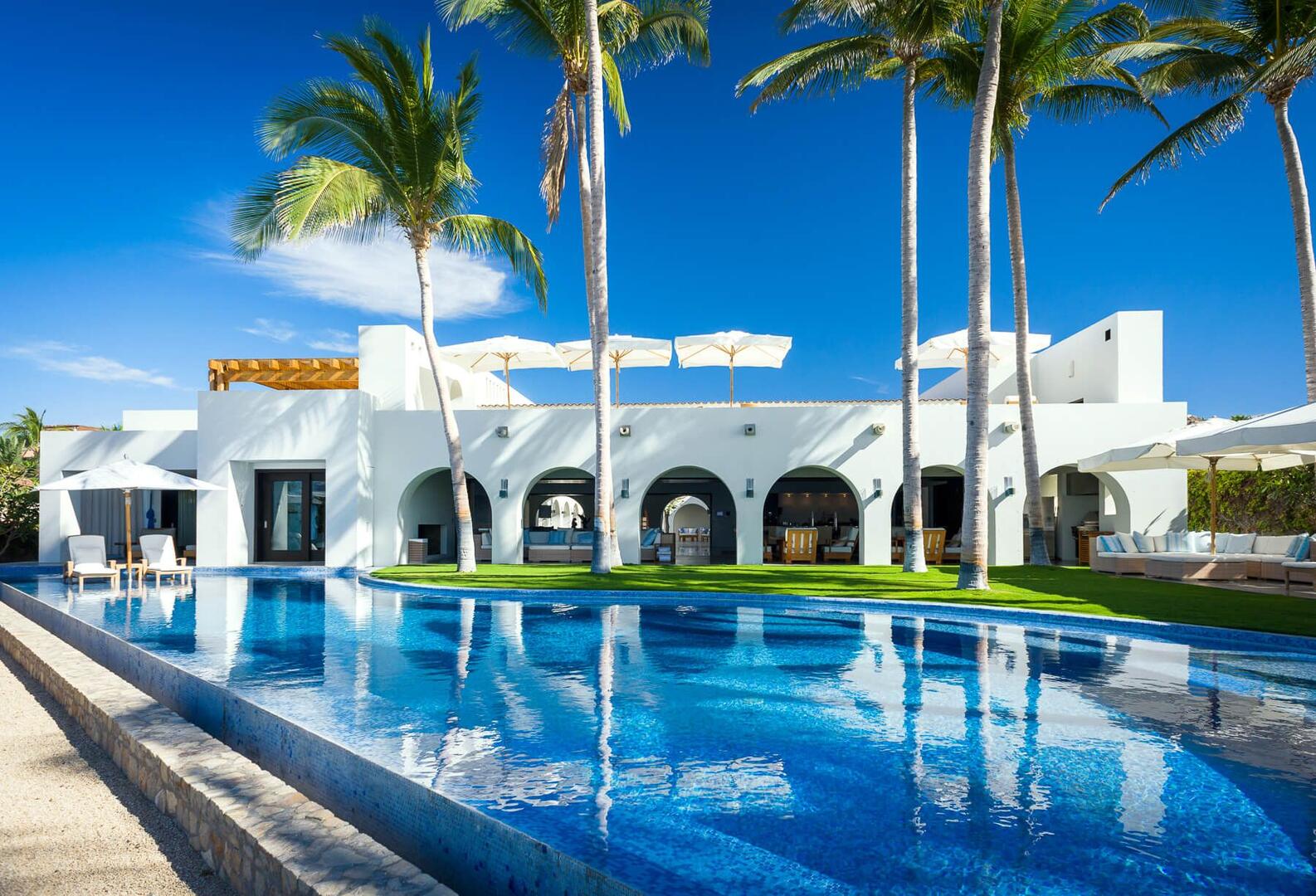 Casa Oliver, A Grand Beachfront Hacienda in Fundadores Gallery 1