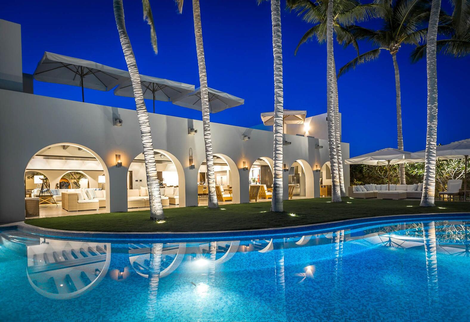 Casa Oliver, A Grand Beachfront Hacienda in Fundadores Gallery 3