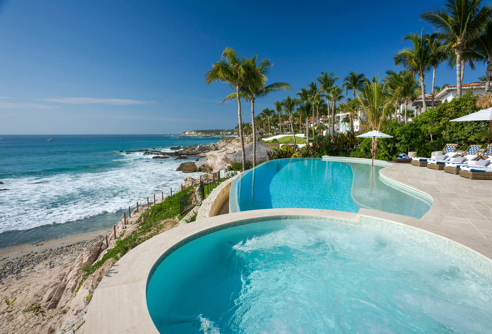 Casa Roca de Pajaro, Beachfront Calm in Caleta Palmilla Main View