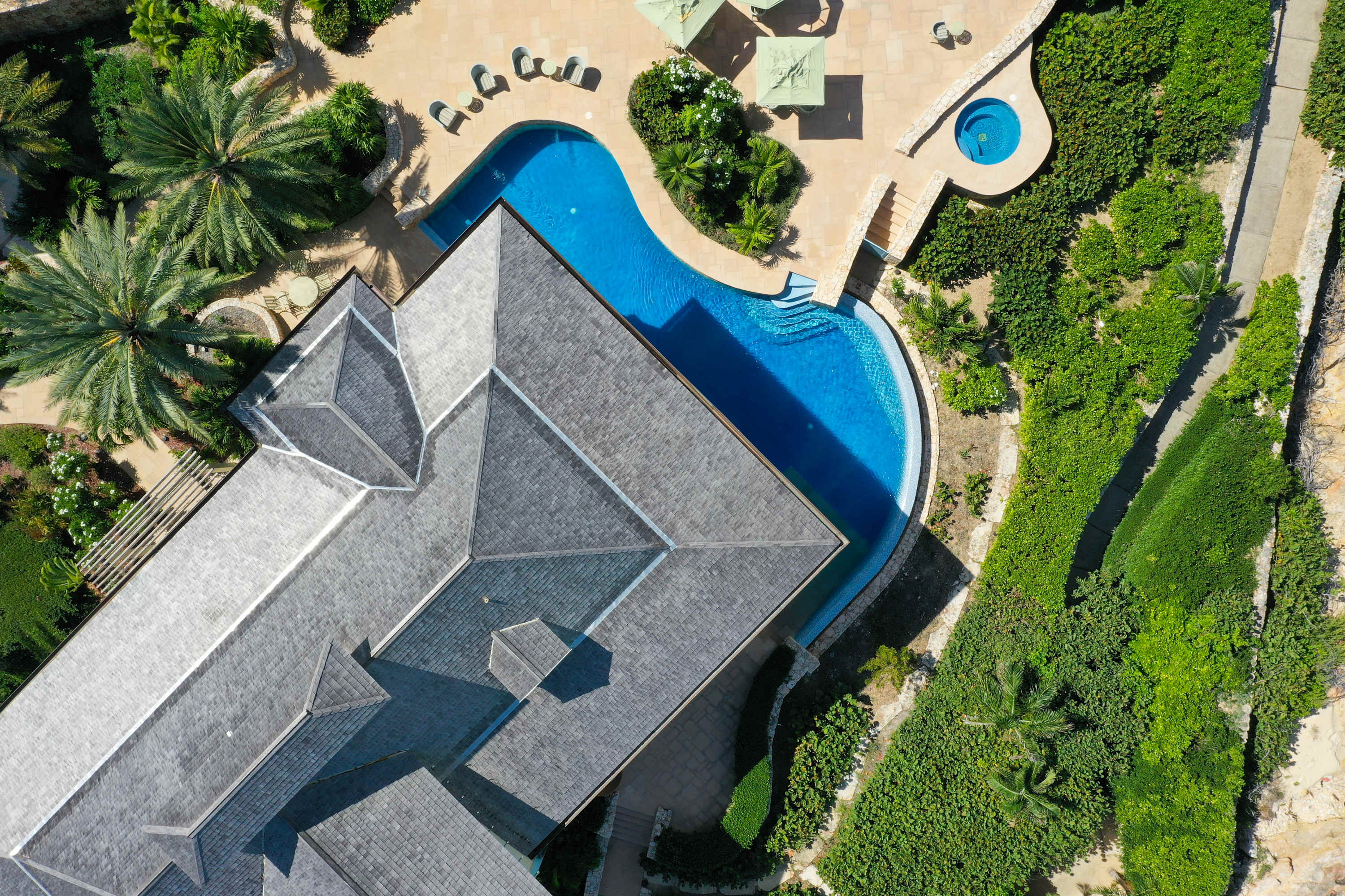 Coral Estate, Eight Bedroom Beachfront Estate on Long Bay Beach - Photo 5