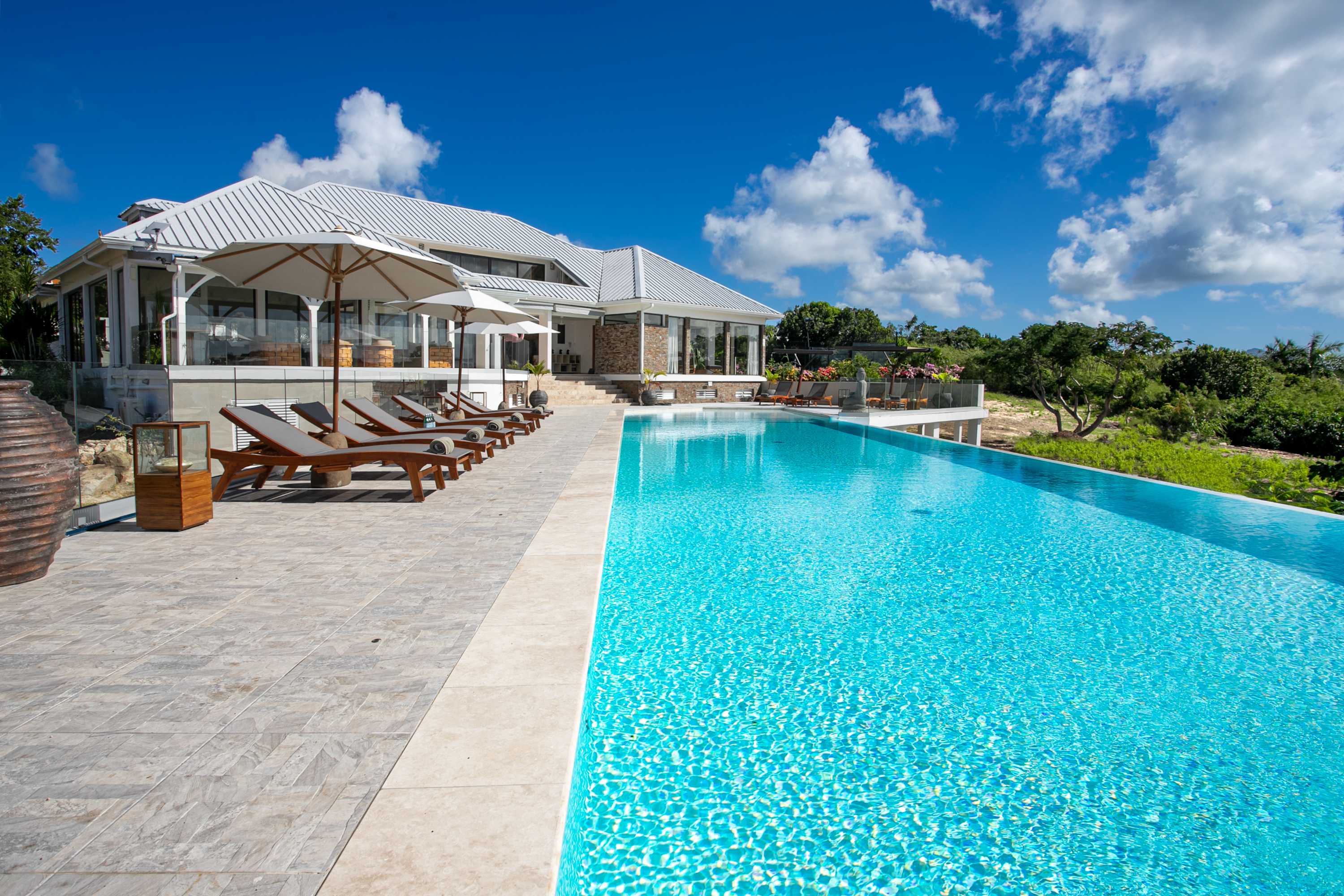 Villa Debbie, Ocean-View Terres Basses Villa with Heated Pool and Private Padel Court - Photo 7