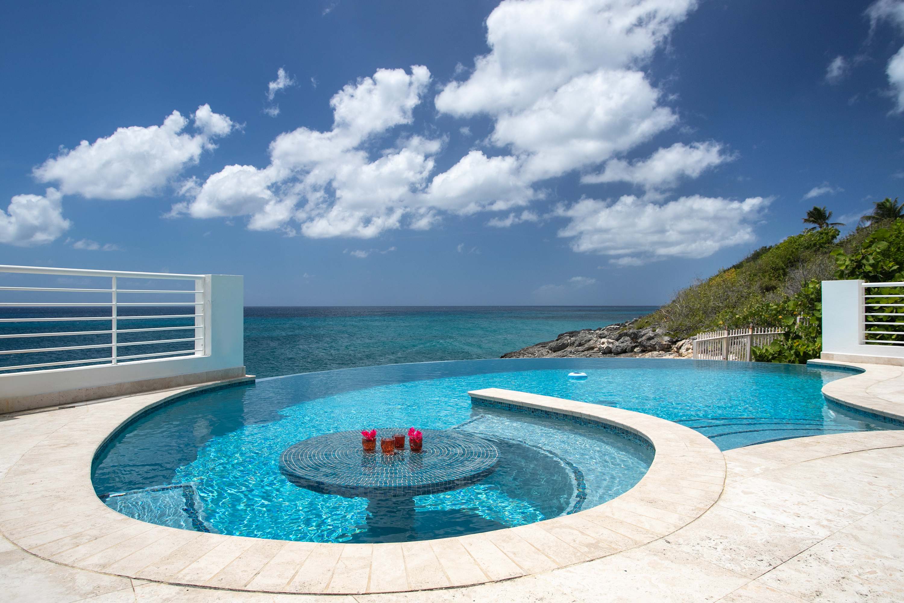 Diamond Villa, a Beachfront Five-Bedroom Escape in Shore Pointe, Cupecoy Gallery 2