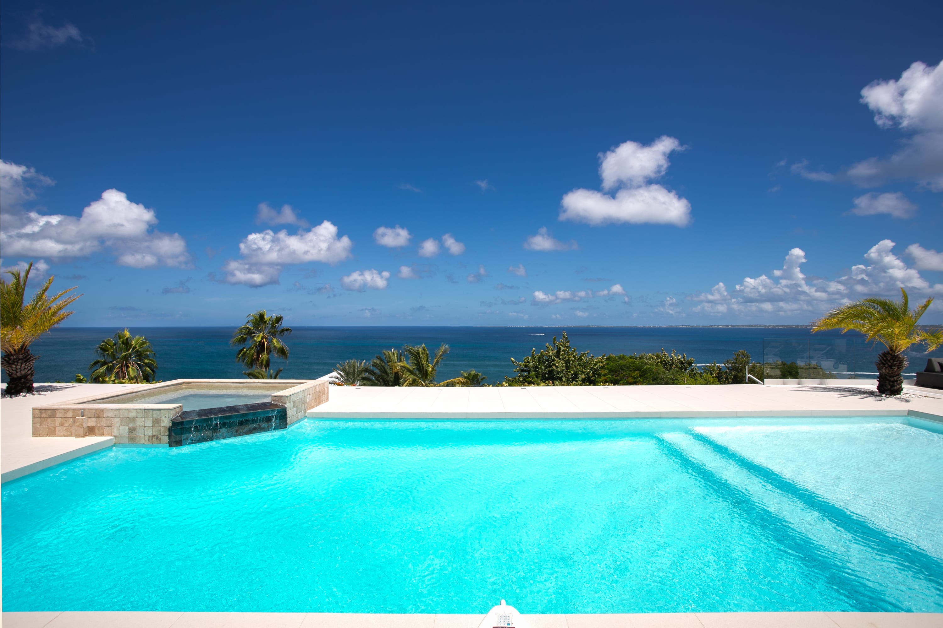 Dream in Blue, Five King Suites Above the Caribbean in Mont Choisy - Photo 16