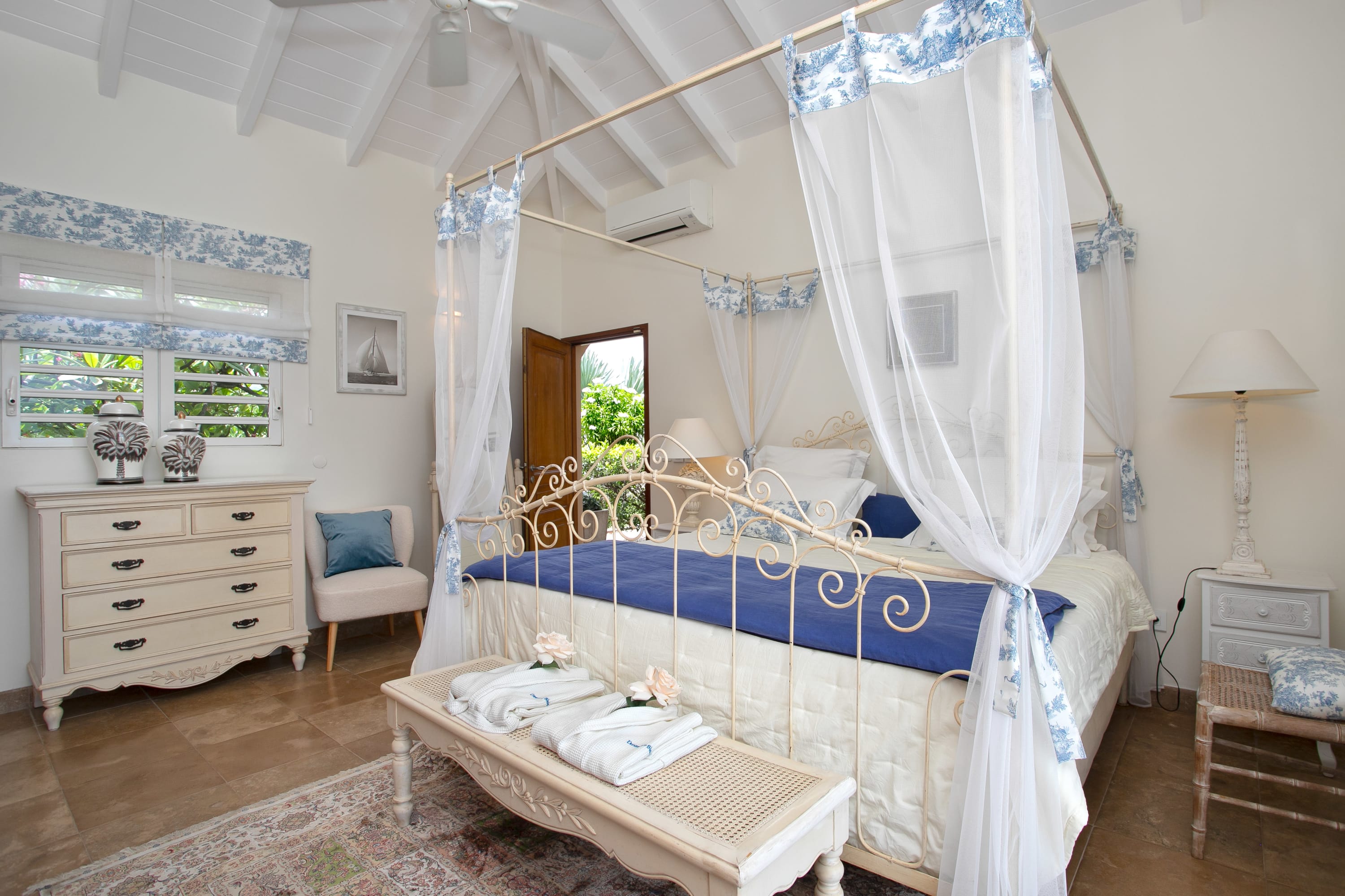 Dream in Blue, Five King Suites Above the Caribbean in Mont Choisy - Photo 38