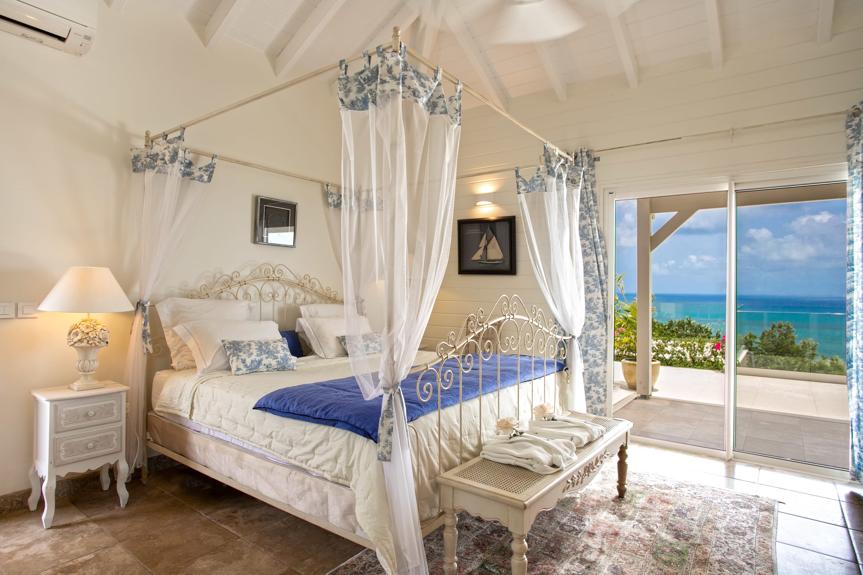 Dream in Blue, Five King Suites Above the Caribbean in Mont Choisy - Photo 39