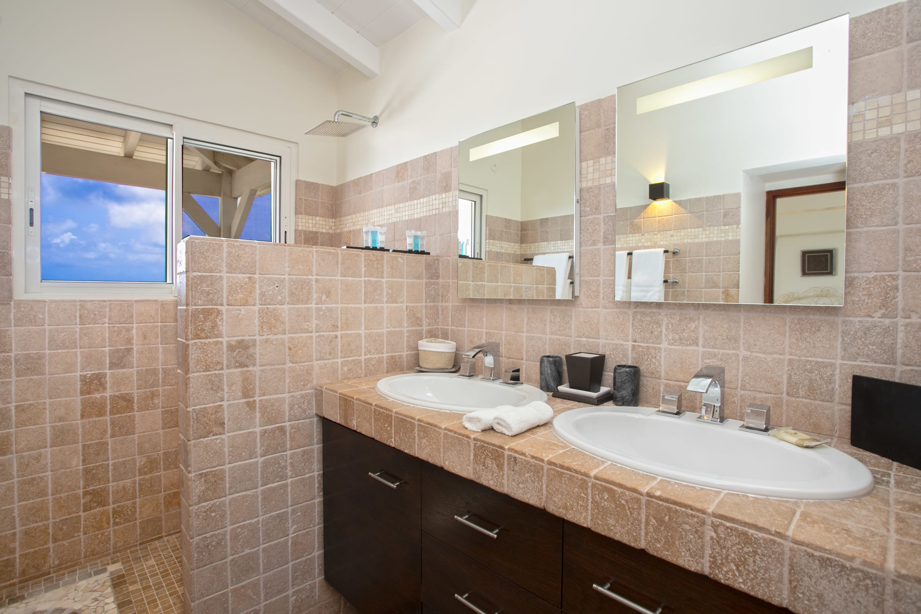 Dream in Blue, Five King Suites Above the Caribbean in Mont Choisy - Photo 40