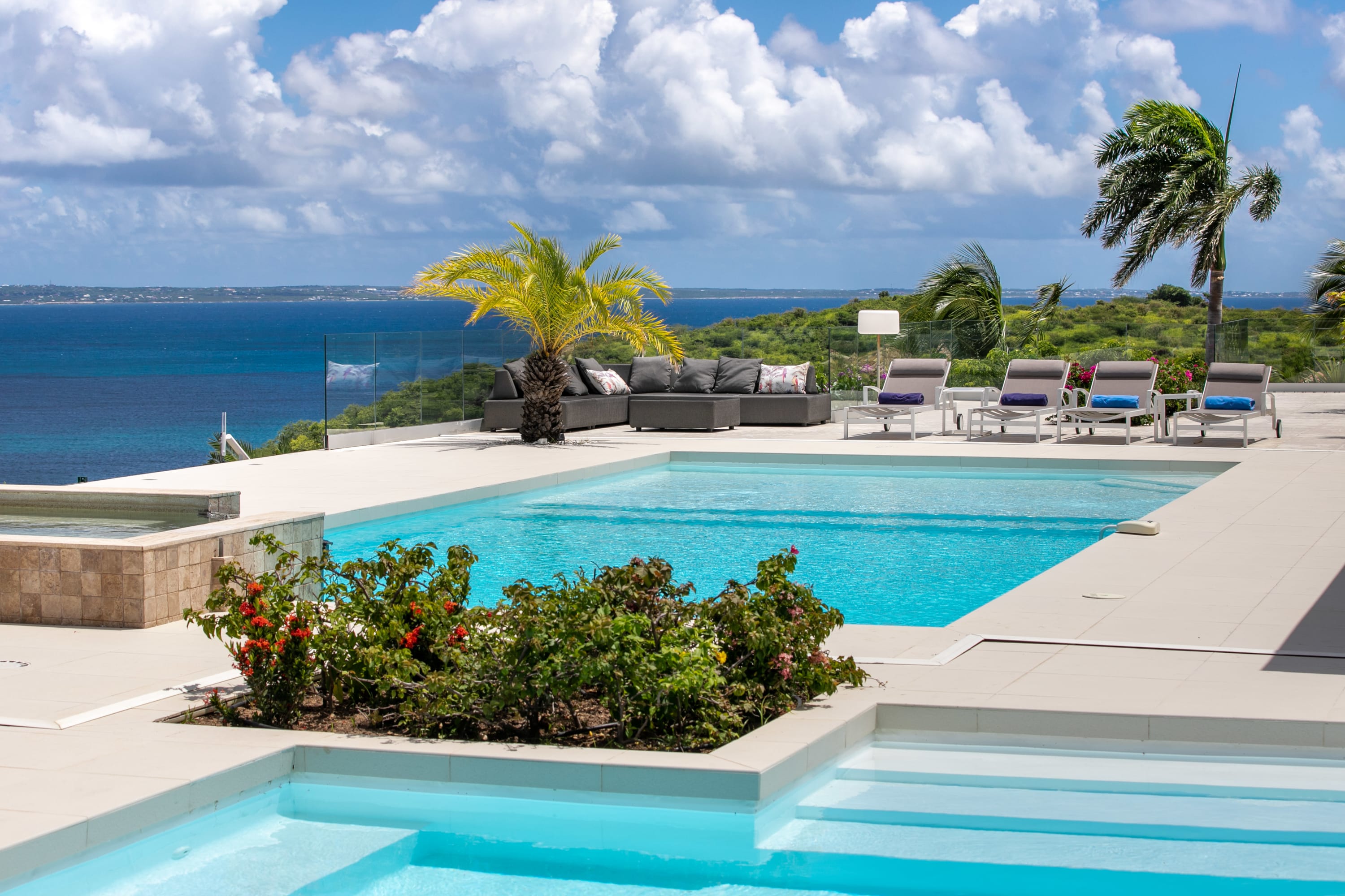 Dream in Blue, Five King Suites Above the Caribbean in Mont Choisy - Photo 5