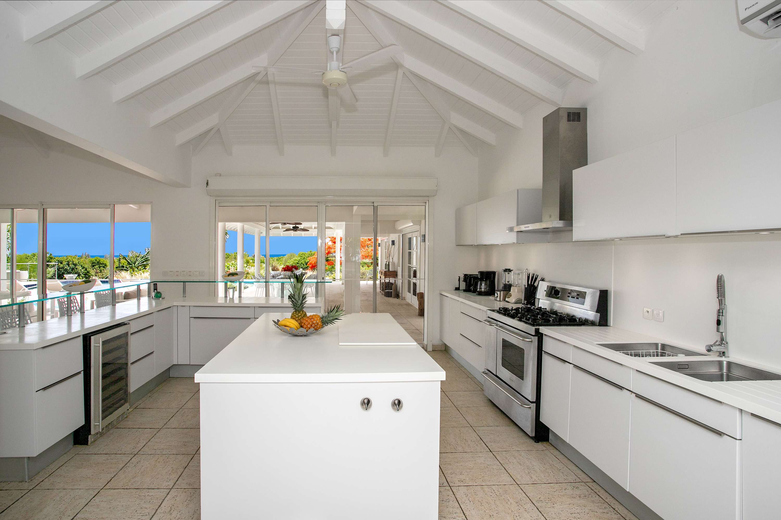 Villa Encore in Terres Basses, Six Ensuite Bedrooms with Heated Pool and Ocean Views - Photo 21