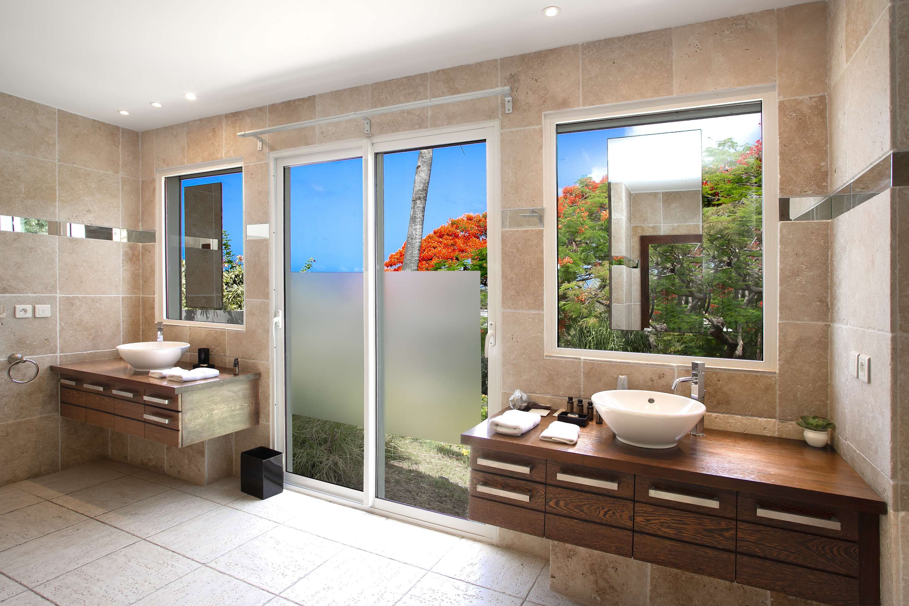 Villa Encore in Terres Basses, Six Ensuite Bedrooms with Heated Pool and Ocean Views - Photo 32