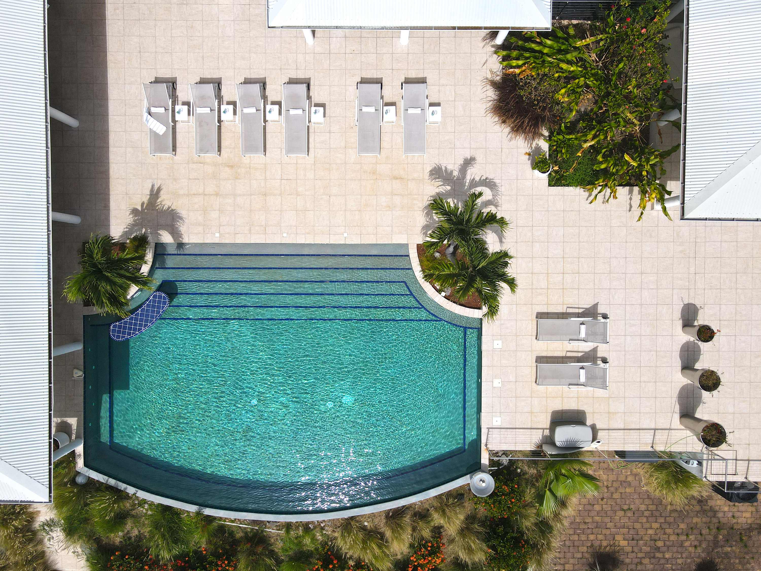 Villa Encore in Terres Basses, Six Ensuite Bedrooms with Heated Pool and Ocean Views Gallery 3