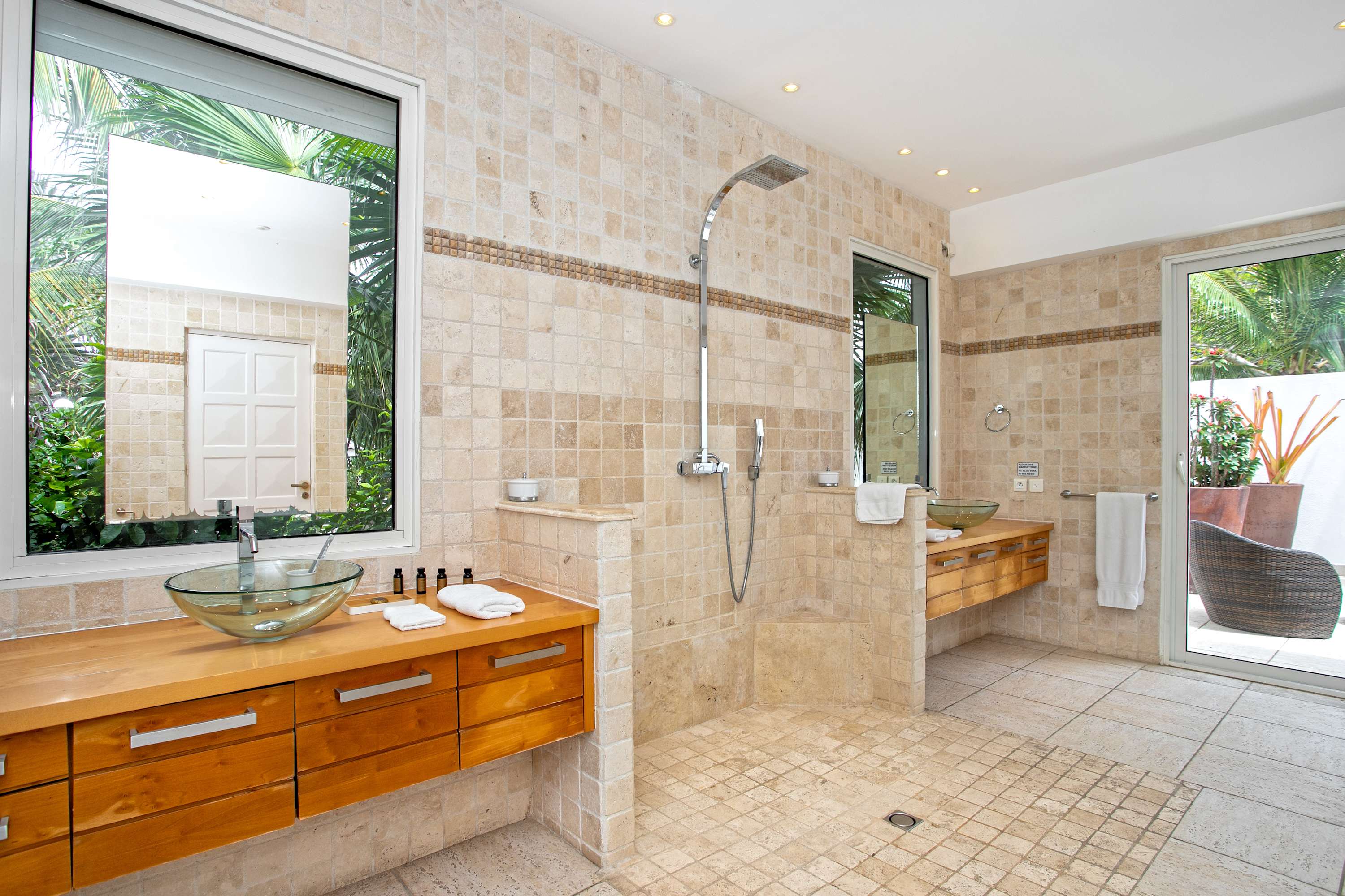 Villa Encore in Terres Basses, Six Ensuite Bedrooms with Heated Pool and Ocean Views - Photo 48