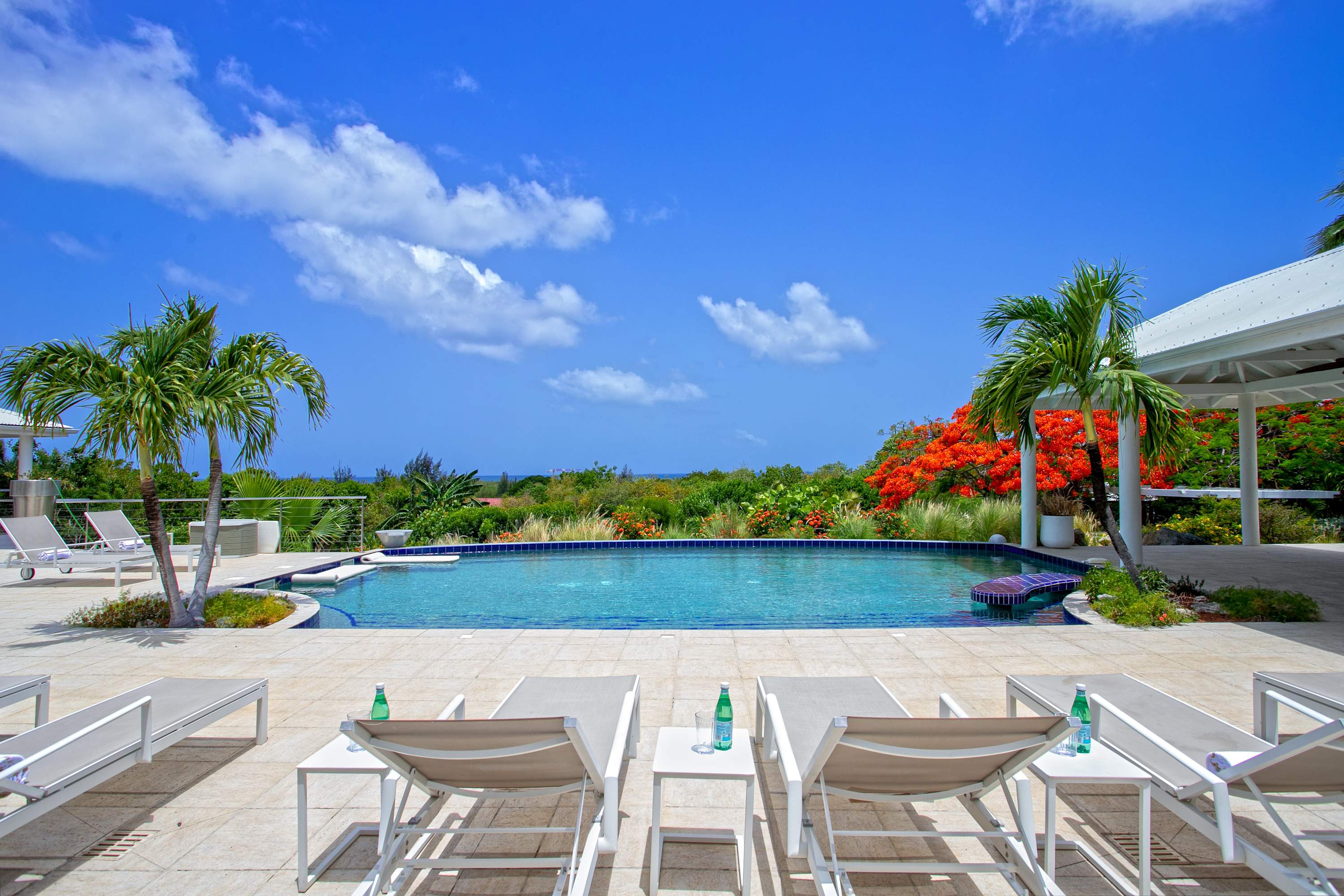 Villa Encore in Terres Basses, Six Ensuite Bedrooms with Heated Pool and Ocean Views - Photo 5
