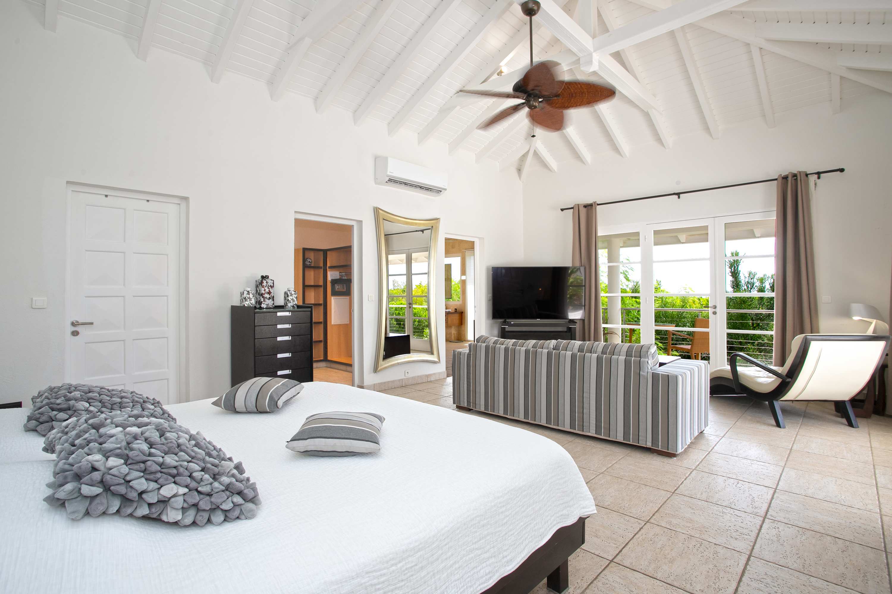 Villa Encore in Terres Basses, Six Ensuite Bedrooms with Heated Pool and Ocean Views - Photo 51