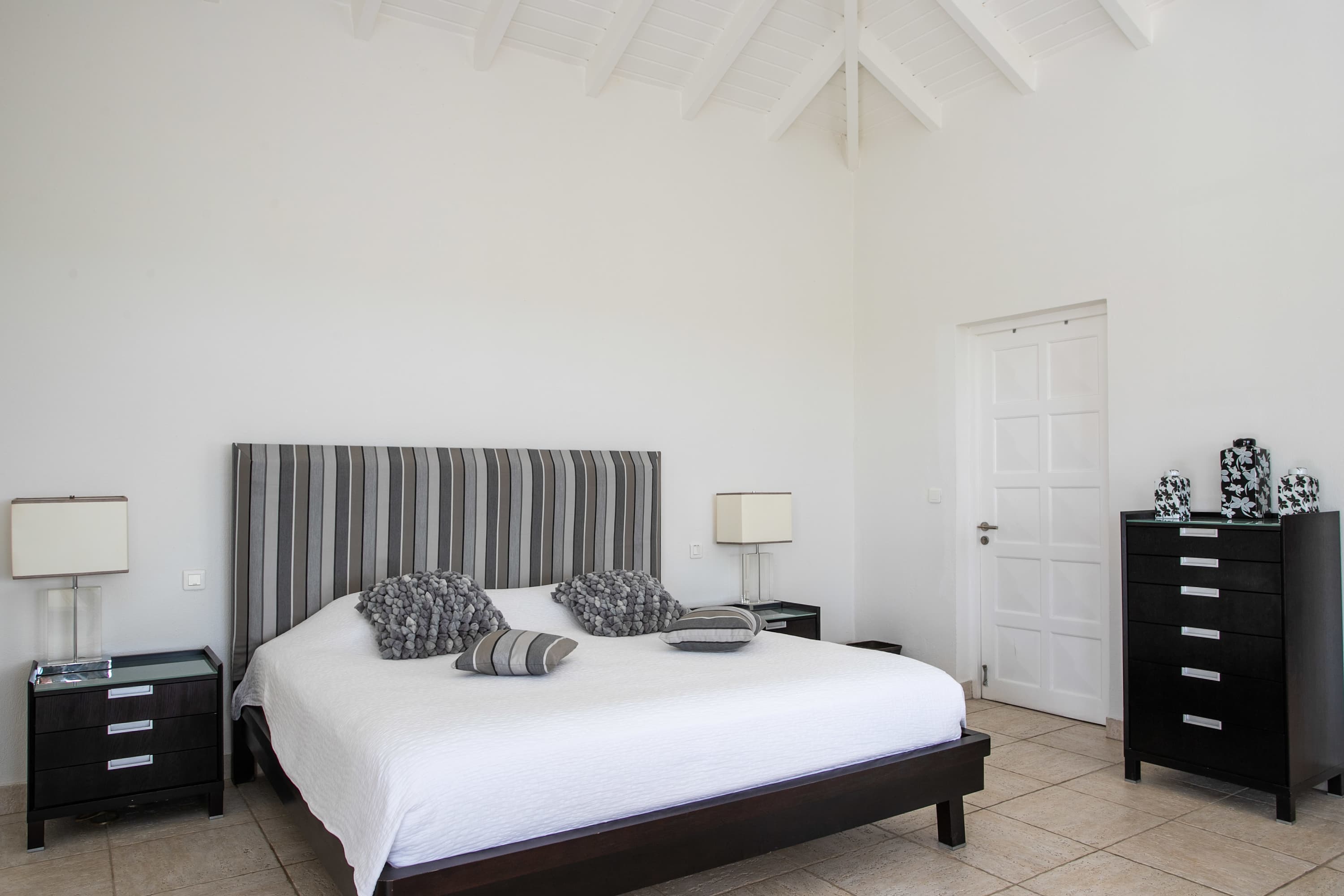 Villa Encore in Terres Basses, Six Ensuite Bedrooms with Heated Pool and Ocean Views - Photo 52