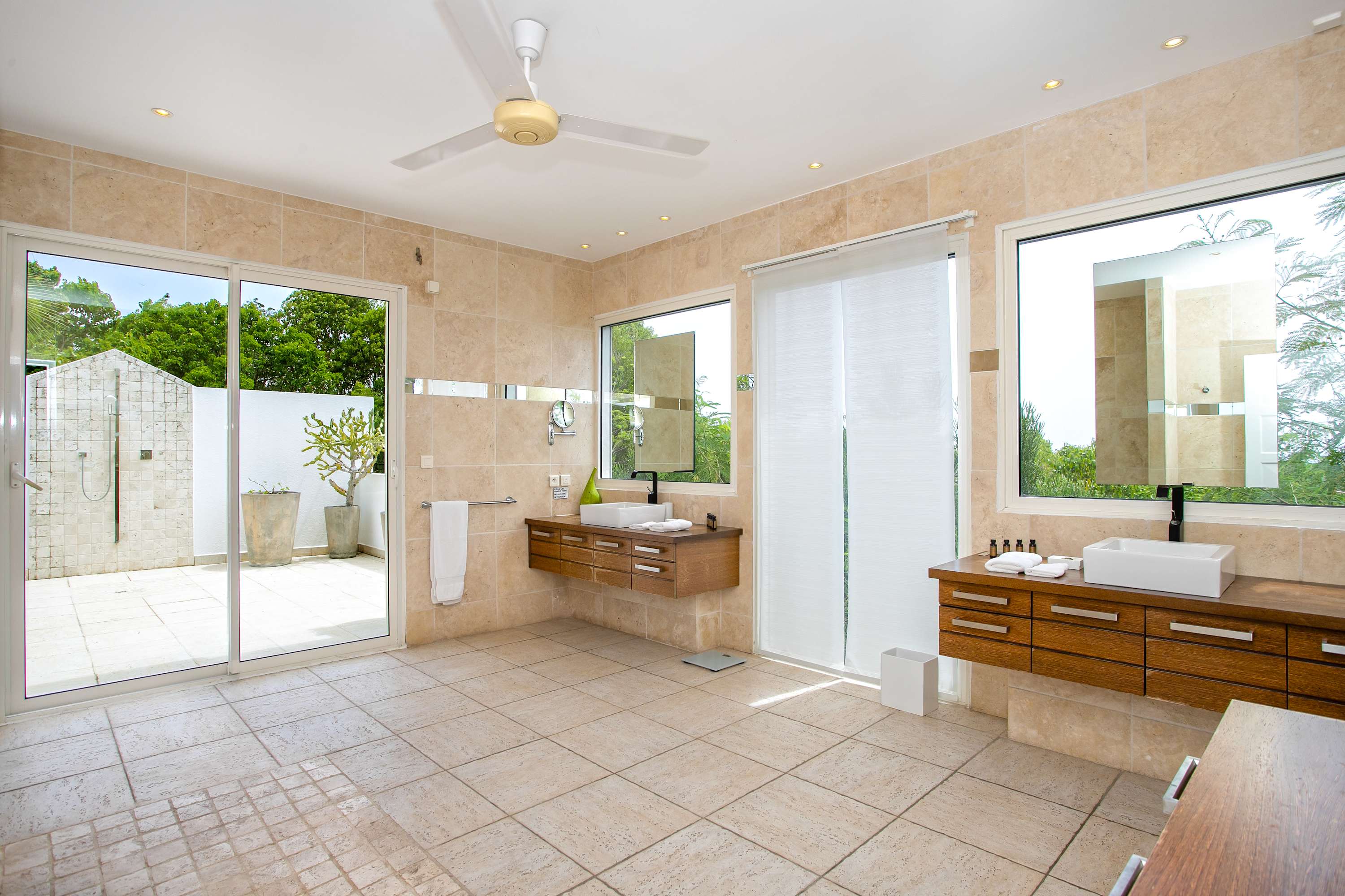 Villa Encore in Terres Basses, Six Ensuite Bedrooms with Heated Pool and Ocean Views - Photo 54