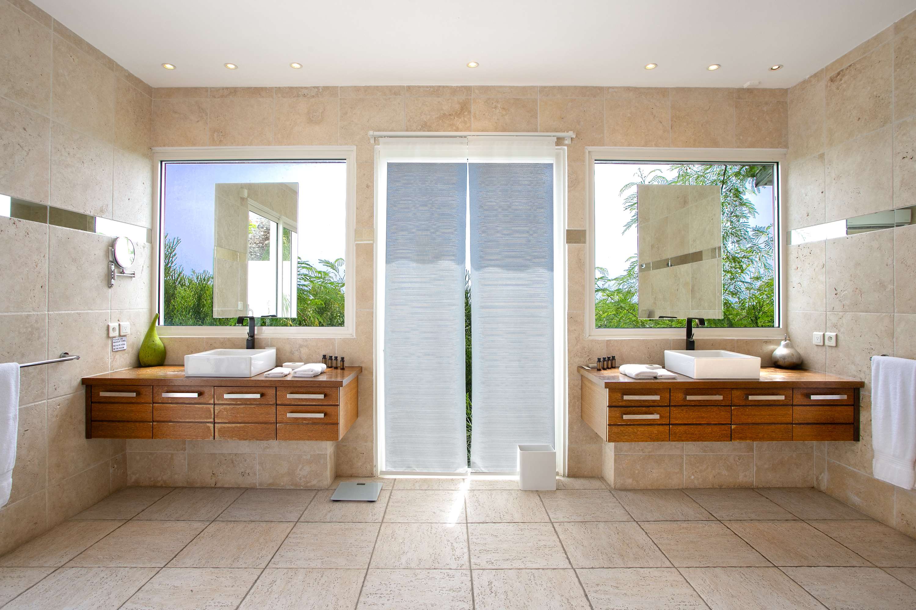 Villa Encore in Terres Basses, Six Ensuite Bedrooms with Heated Pool and Ocean Views - Photo 55