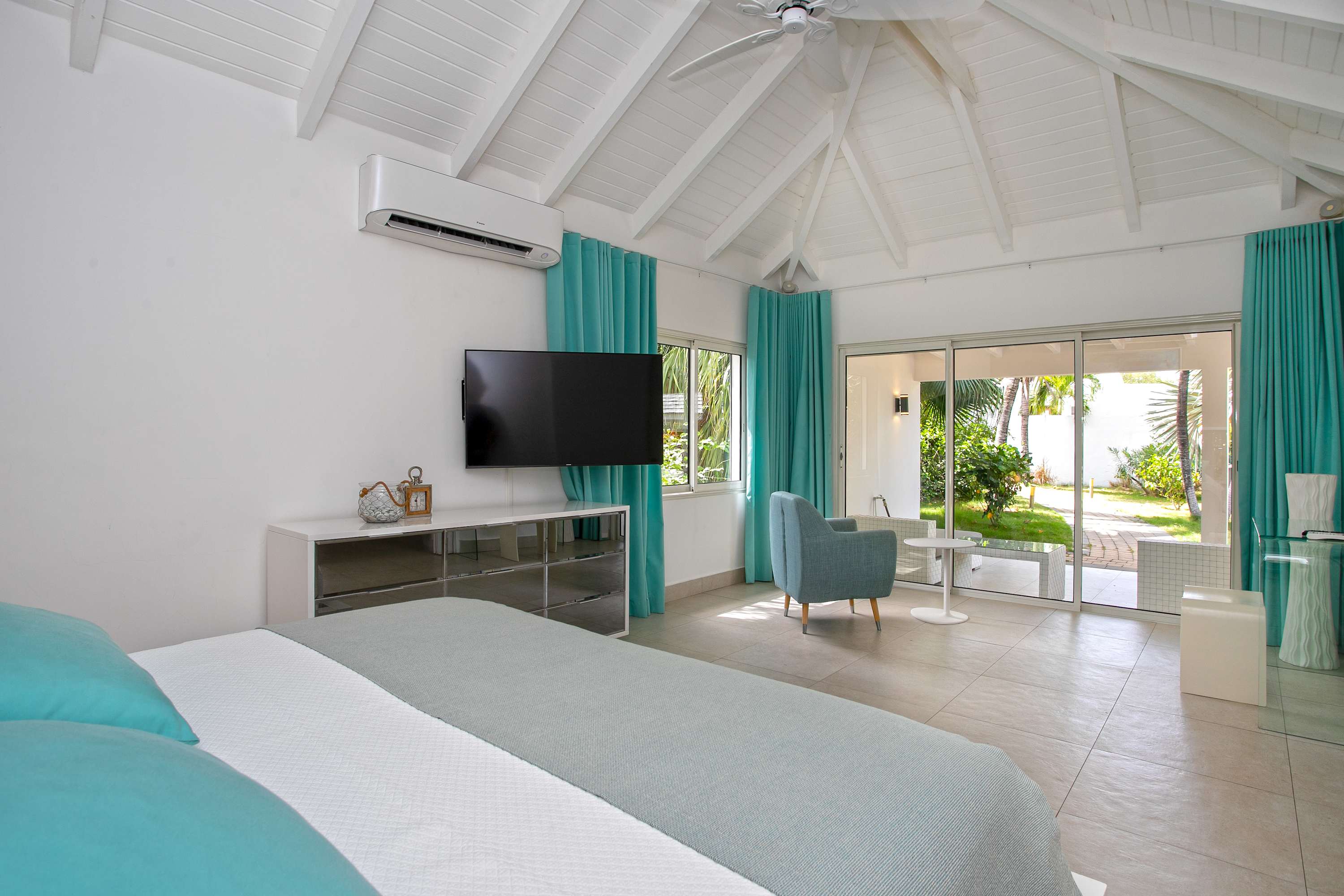 Villa Encore in Terres Basses, Six Ensuite Bedrooms with Heated Pool and Ocean Views - Photo 57