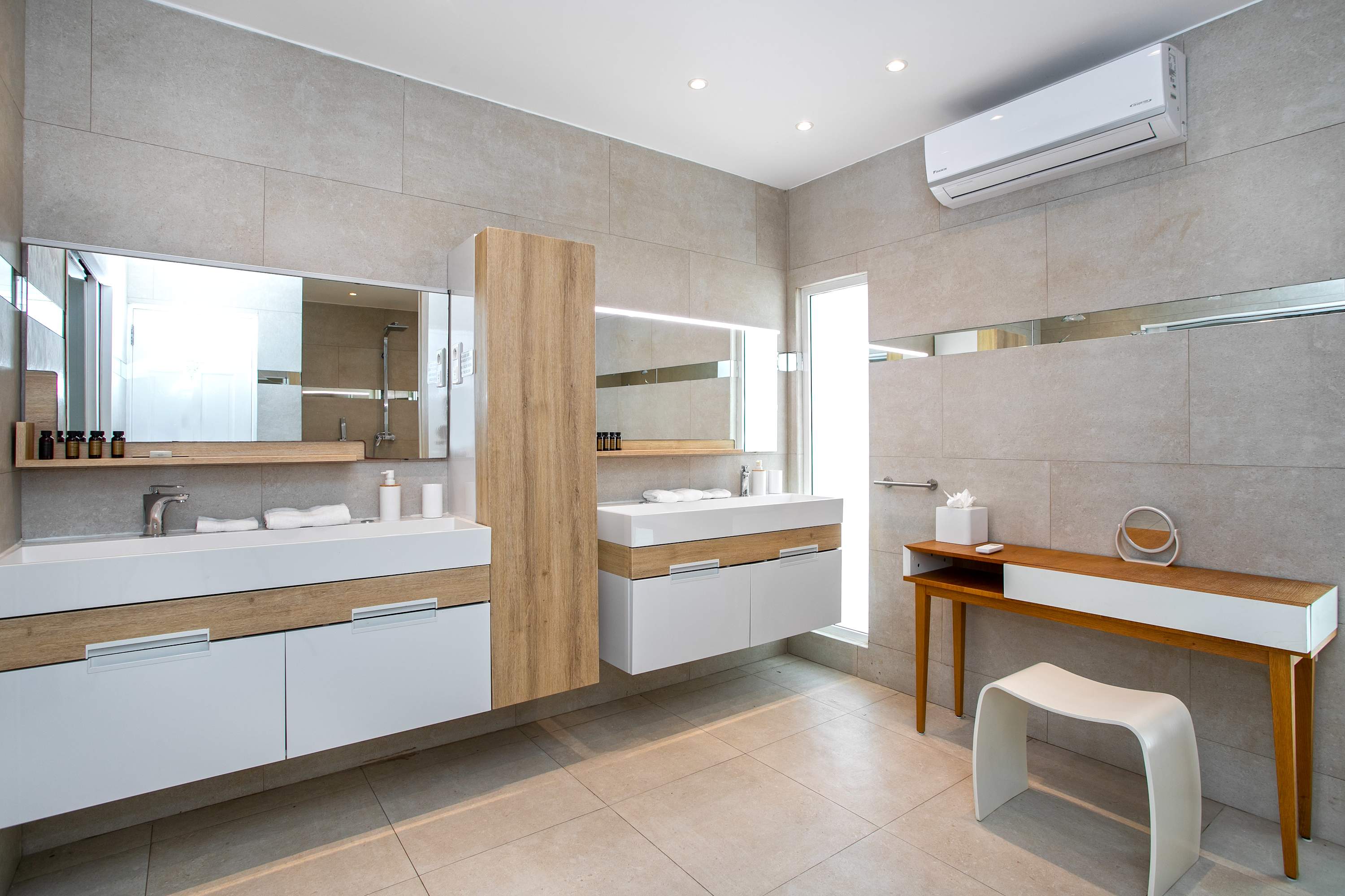 Villa Encore in Terres Basses, Six Ensuite Bedrooms with Heated Pool and Ocean Views - Photo 62
