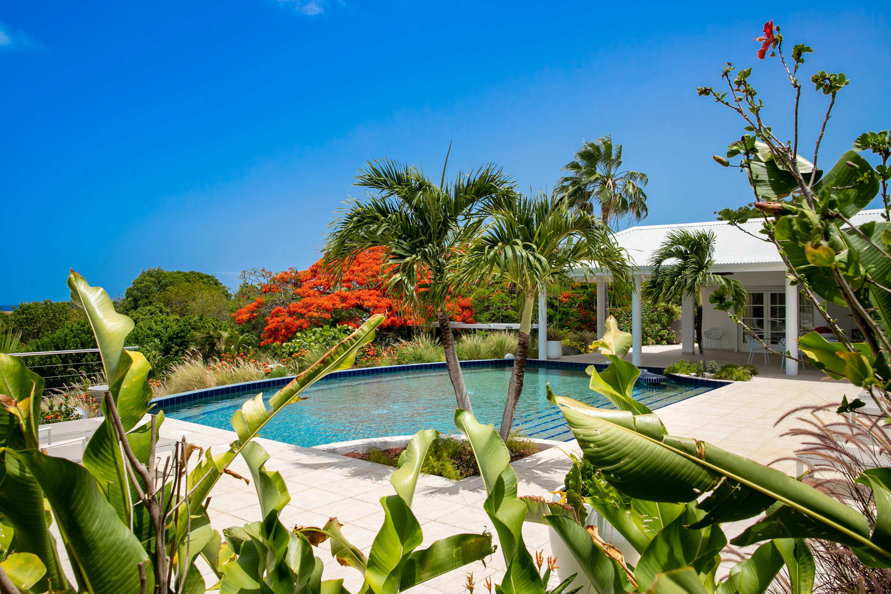 Villa Encore in Terres Basses, Six Ensuite Bedrooms with Heated Pool and Ocean Views - Photo 8